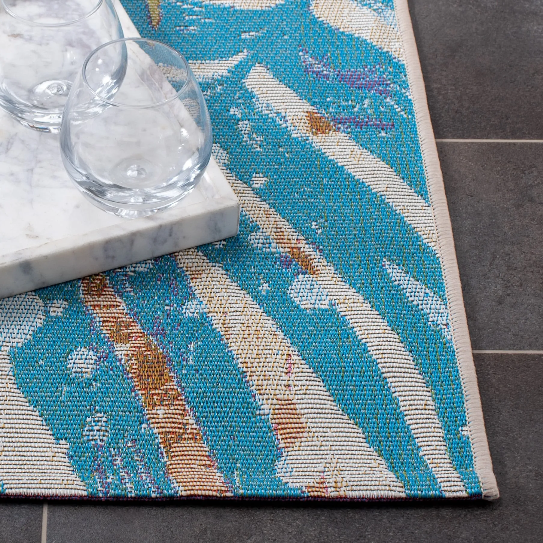 SAFAVIEH Summer Elya Tropical Indoor/ Outdoor Waterproof Rug