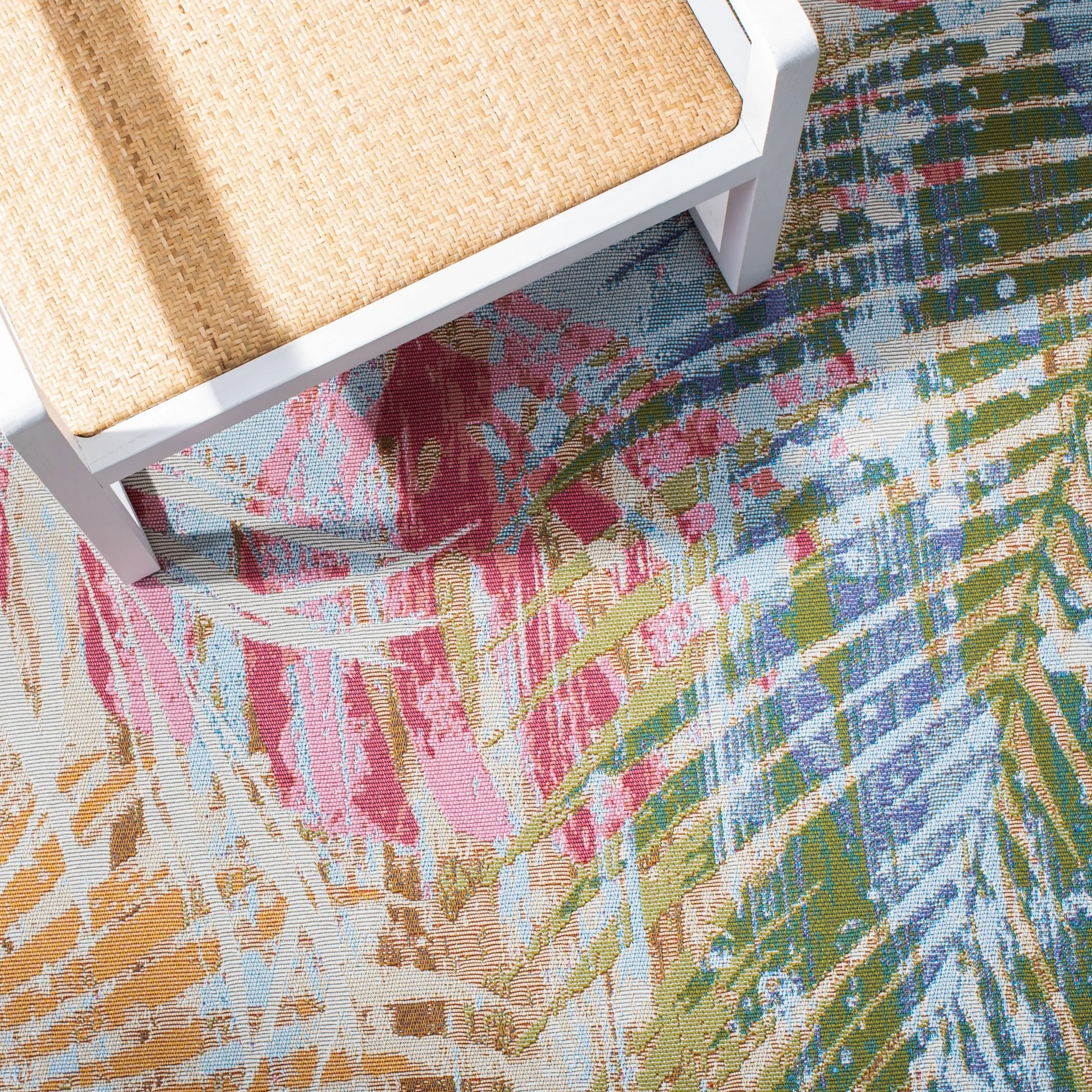 SAFAVIEH Summer Elya Tropical Indoor/ Outdoor Waterproof Rug