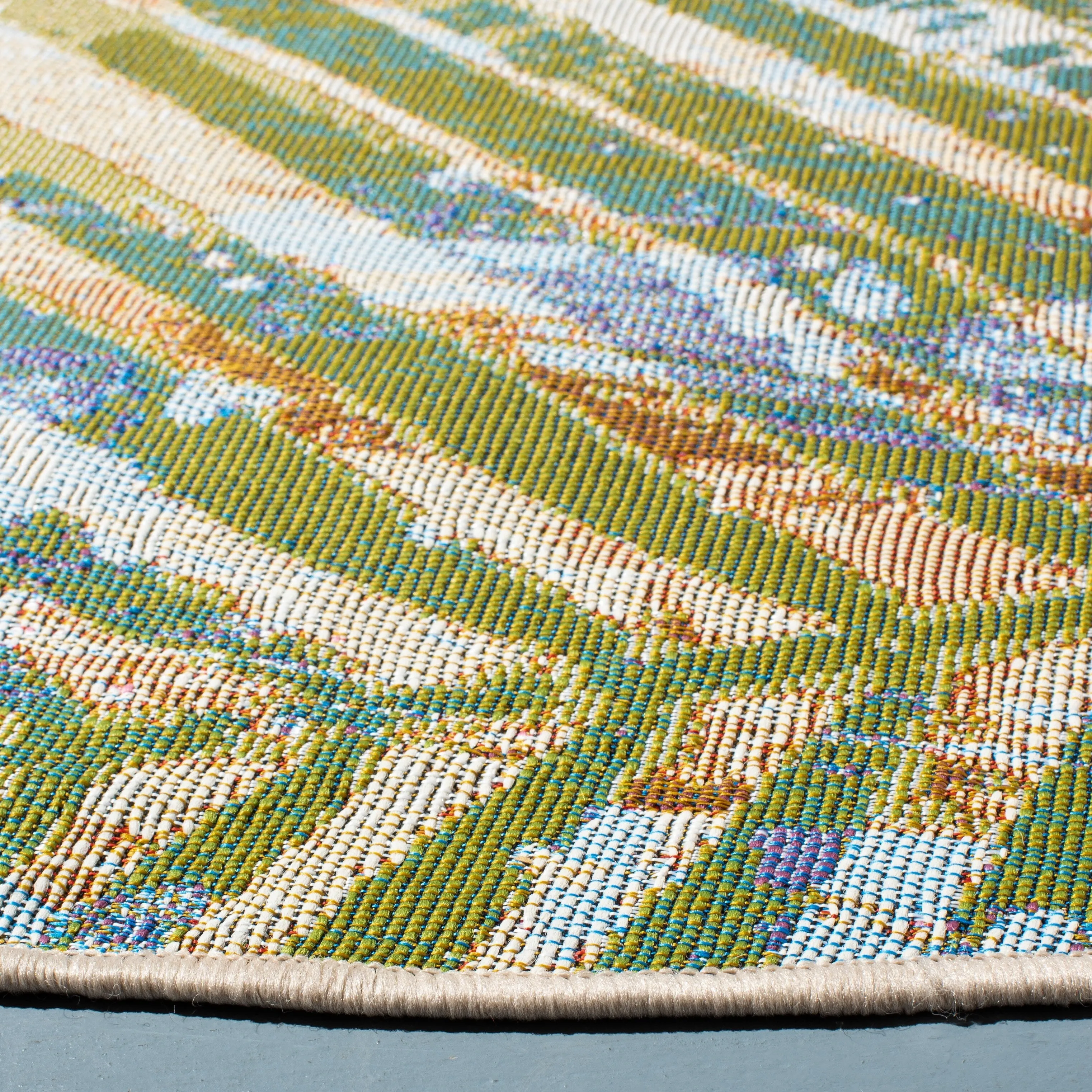 SAFAVIEH Summer Elya Tropical Indoor/ Outdoor Waterproof Rug