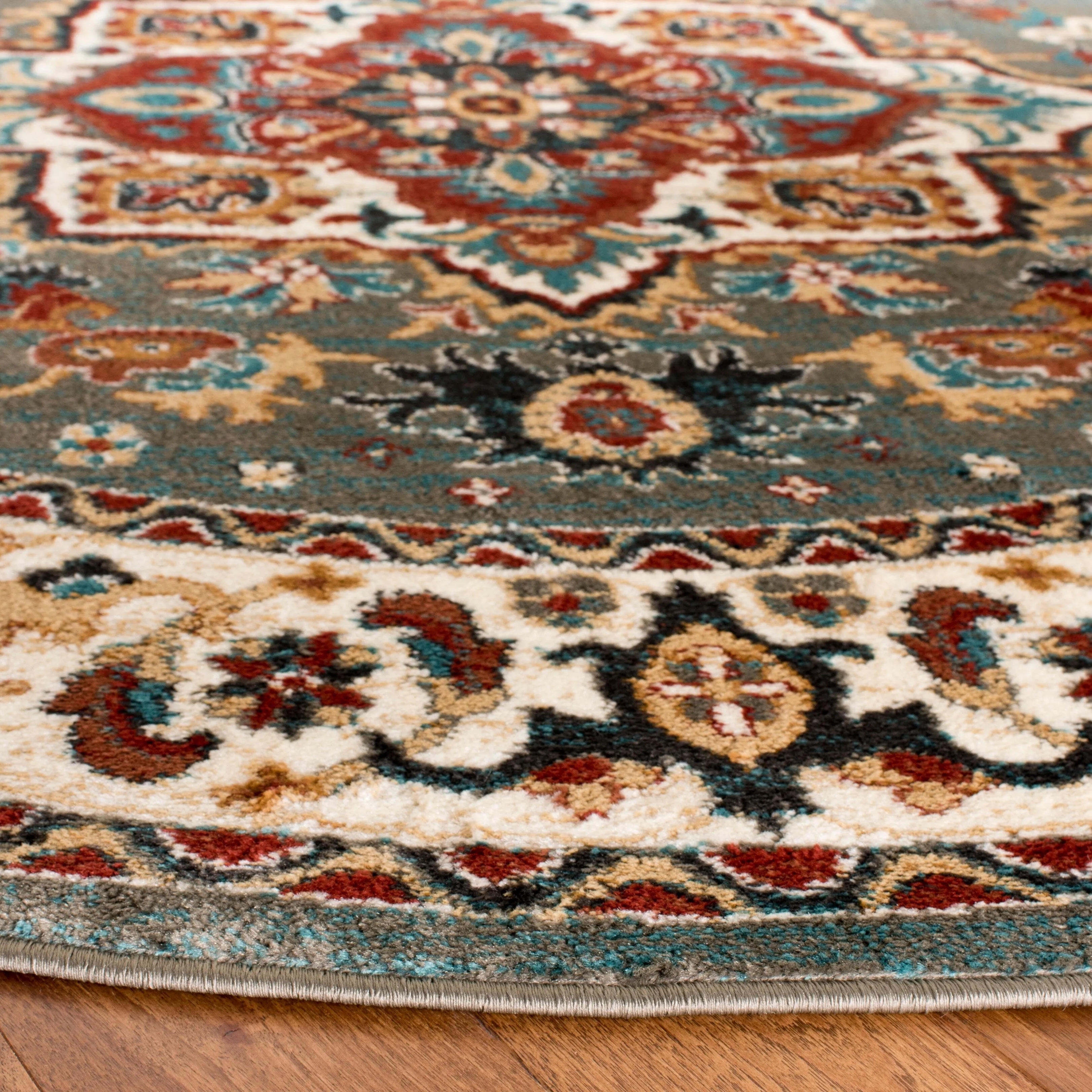 SAFAVIEH Summit Evalyn Traditional Oriental Rug