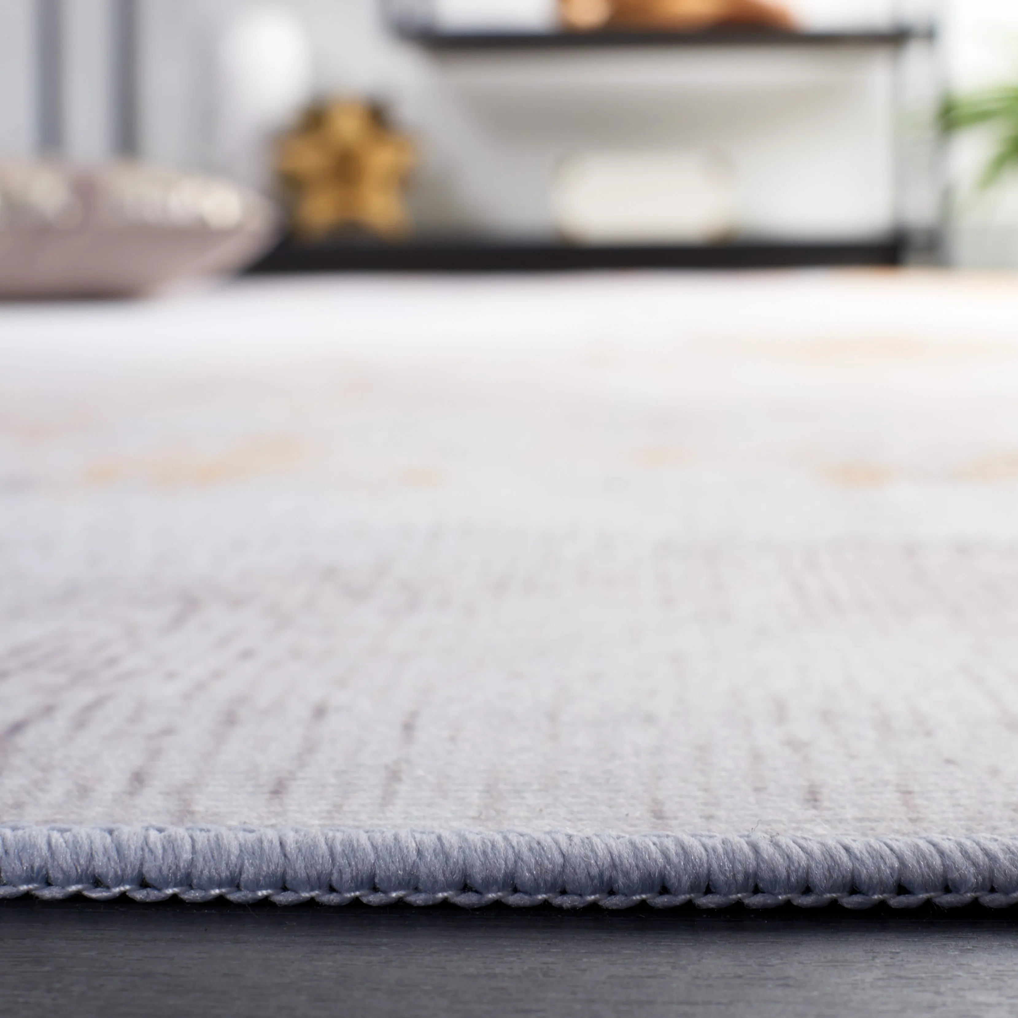 SAFAVIEH Tacoma Machine Washable Slip Resistant Adline Modern Abstract