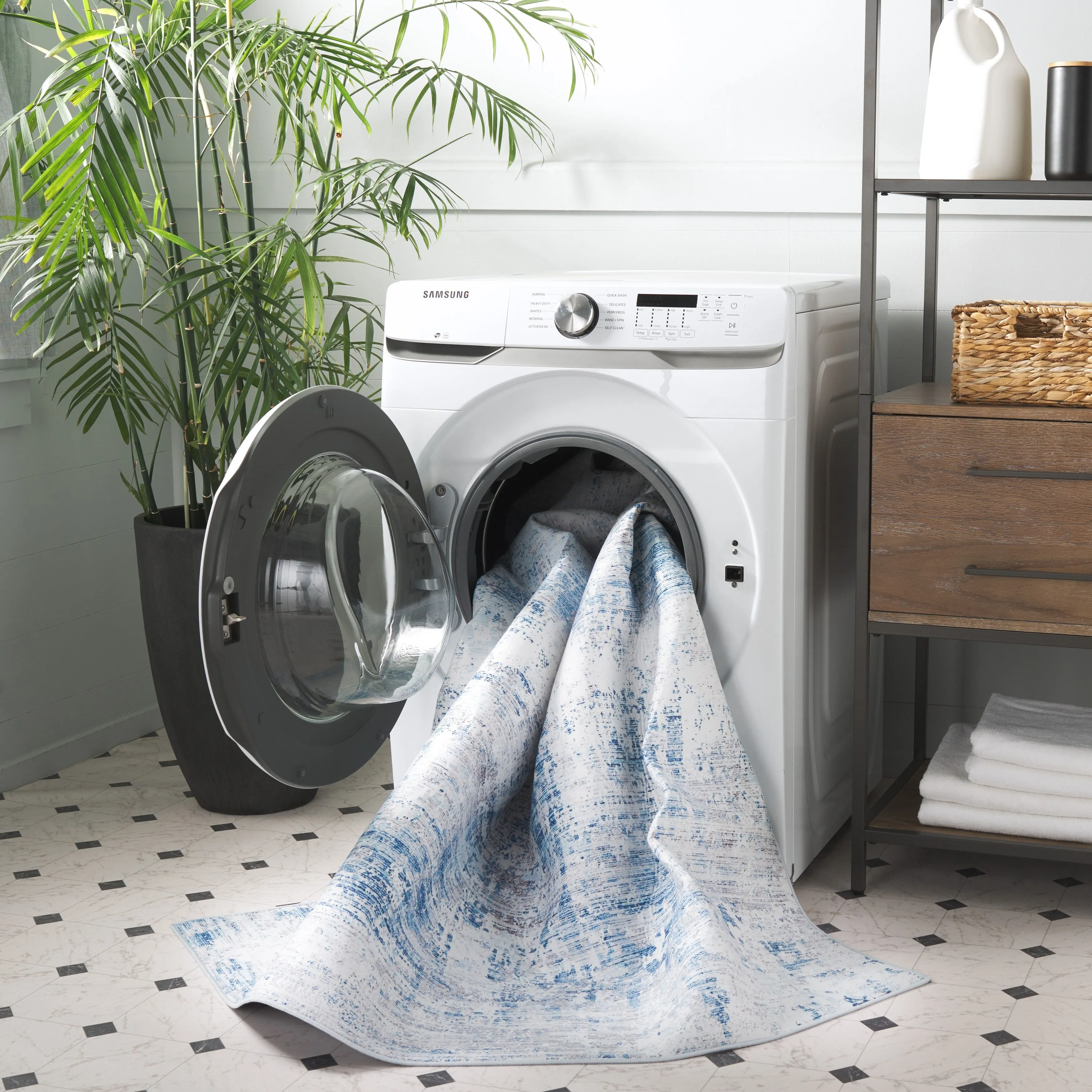 SAFAVIEH Tacoma Machine Washable Slip Resistant Aristeia Modern Abstract
