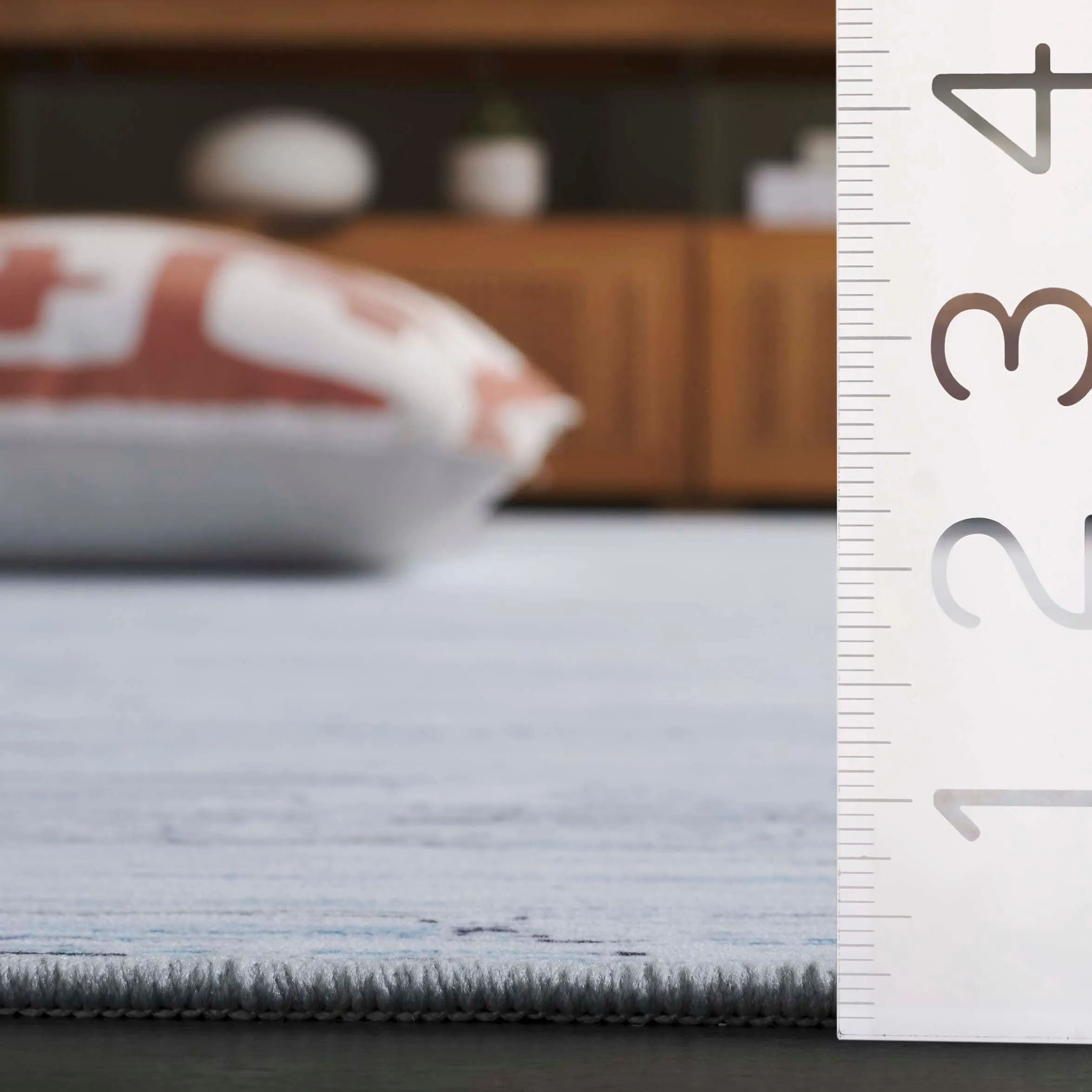 SAFAVIEH Tacoma Urara Machine Washable Slip Resistant Modern Rug