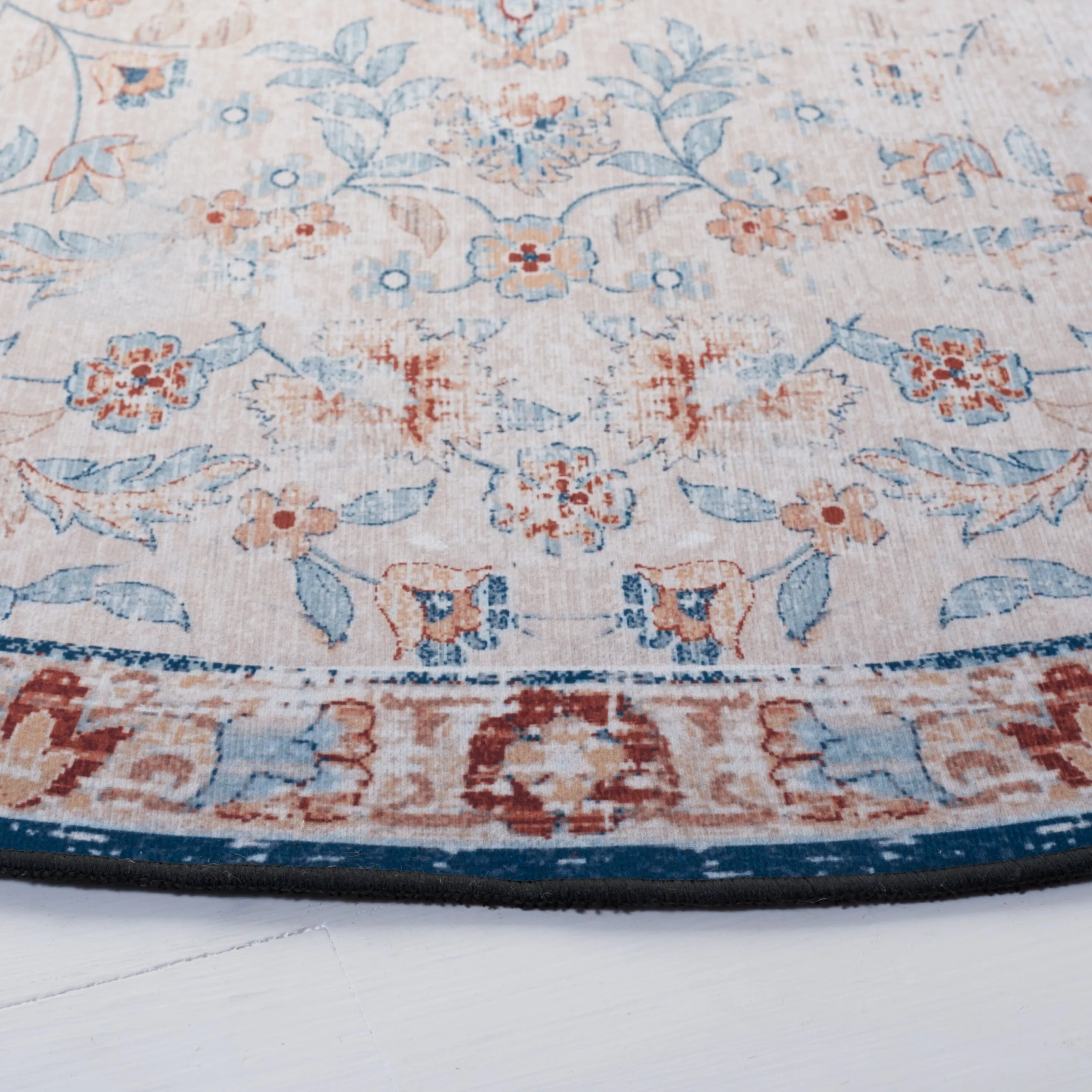 SAFAVIEH Tucson Machine Washable Slip Resistant Harmanda Oriental Medallion