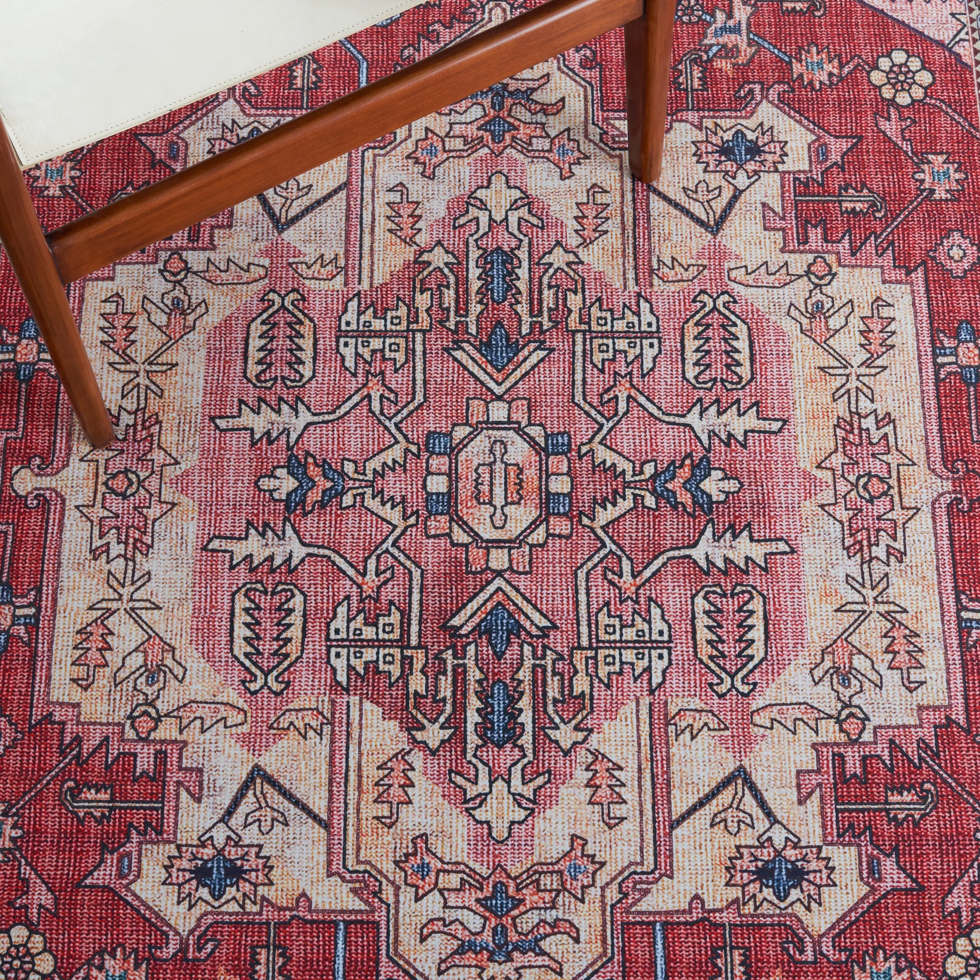 SAFAVIEH Tucson Machine Washable Slip Resistant Nevada Traditional Rug