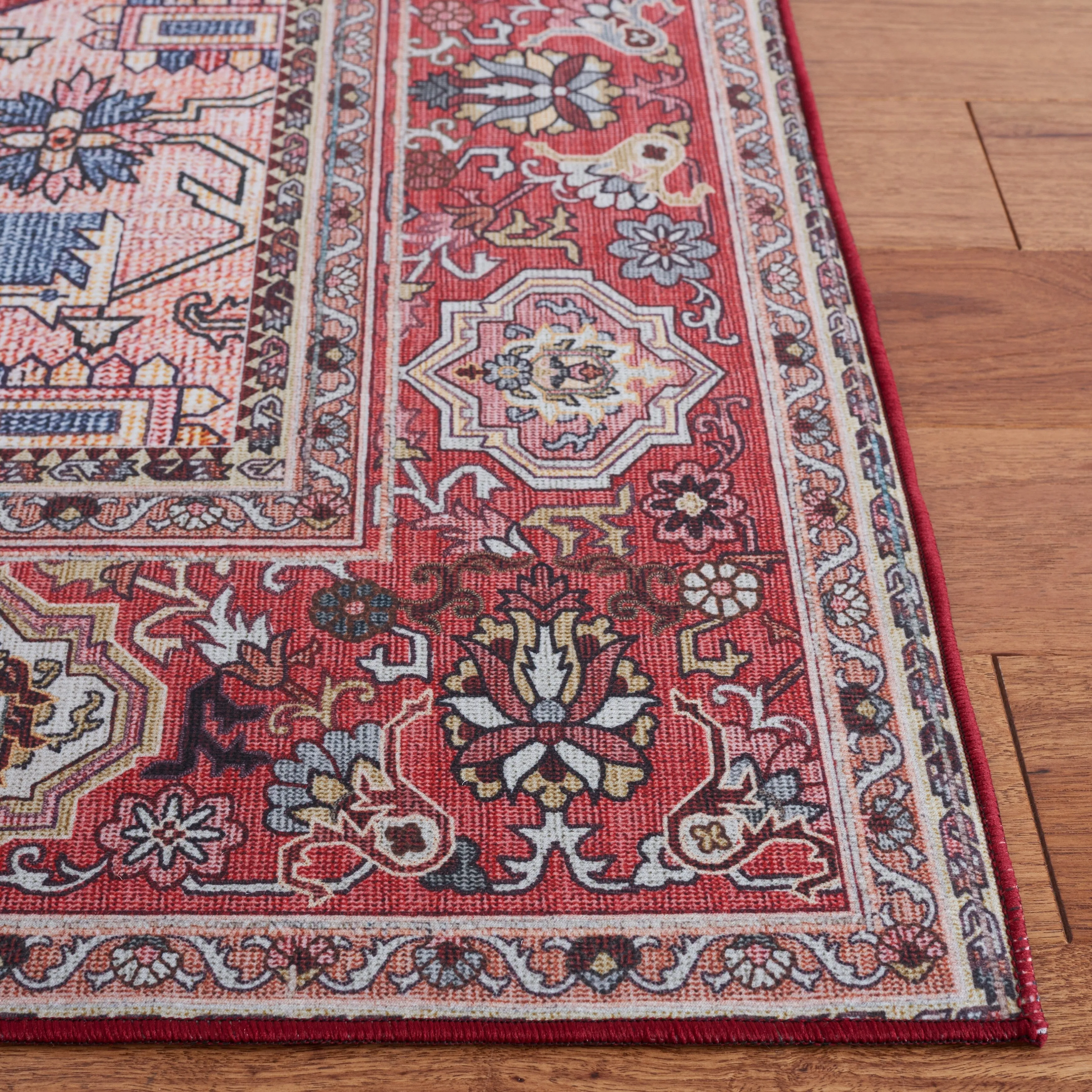 SAFAVIEH Tucson Machine Washable Slip Resistant Nevada Traditional Rug
