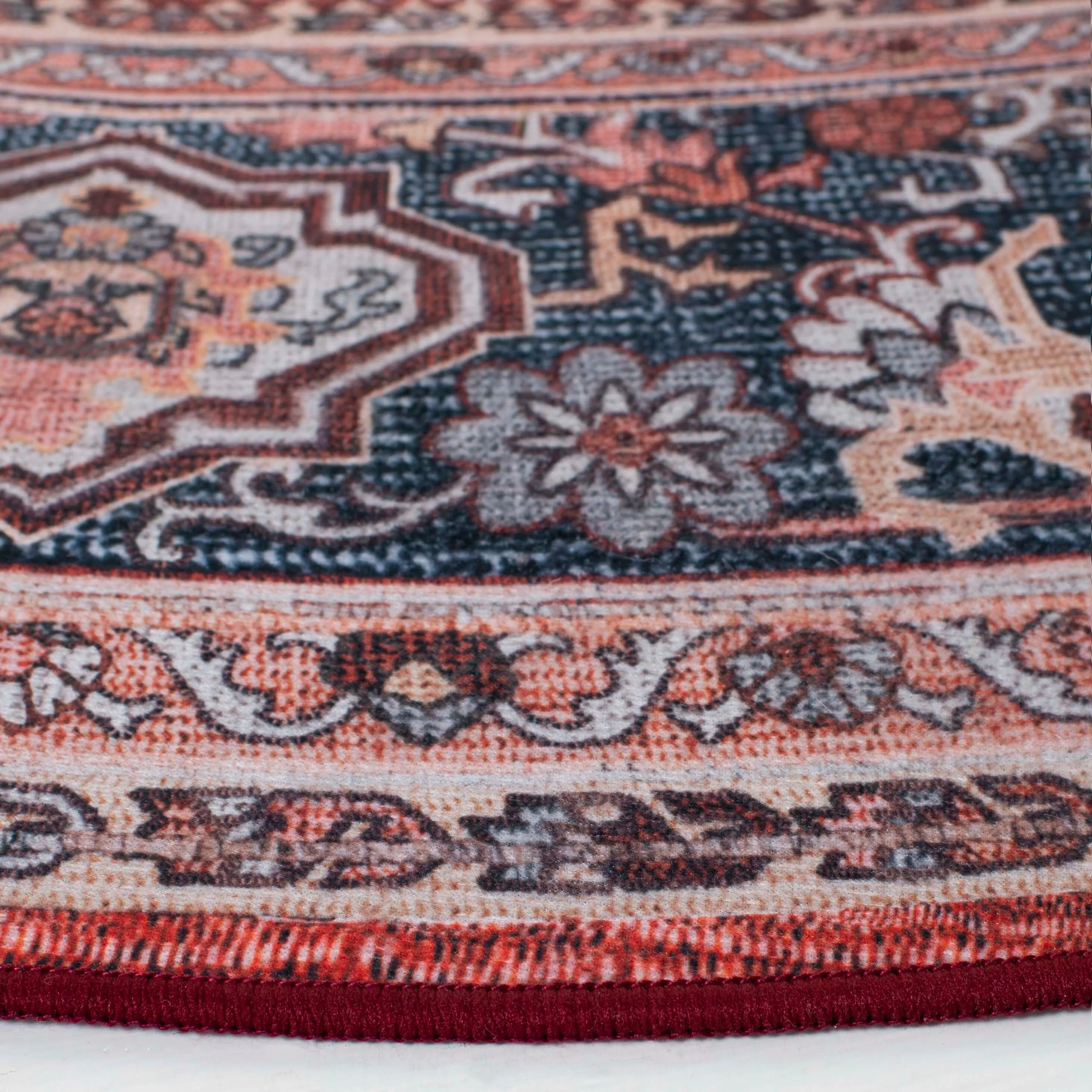 SAFAVIEH Tucson Machine Washable Slip Resistant Nevada Traditional Rug