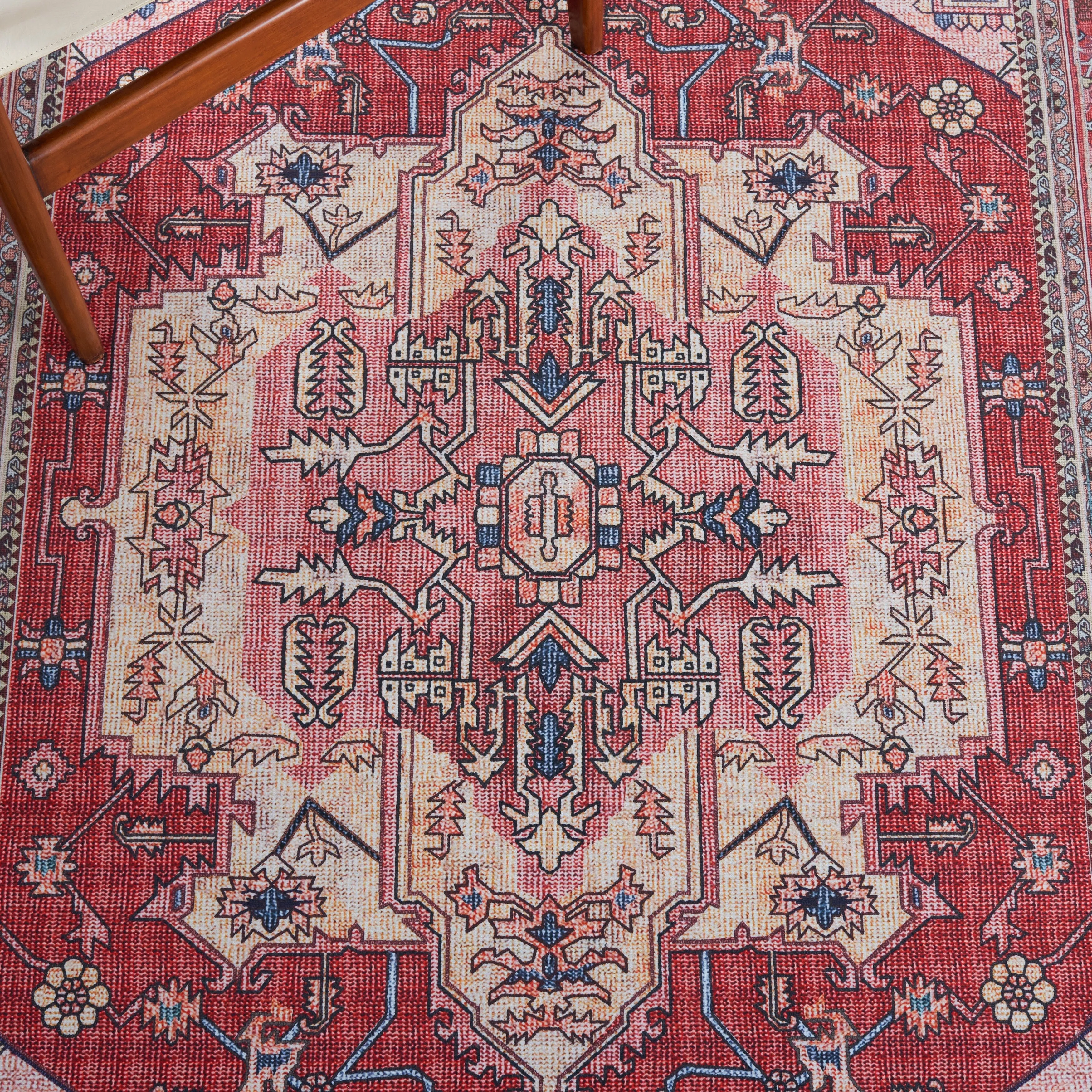 SAFAVIEH Tucson Machine Washable Slip Resistant Nevada Traditional Rug