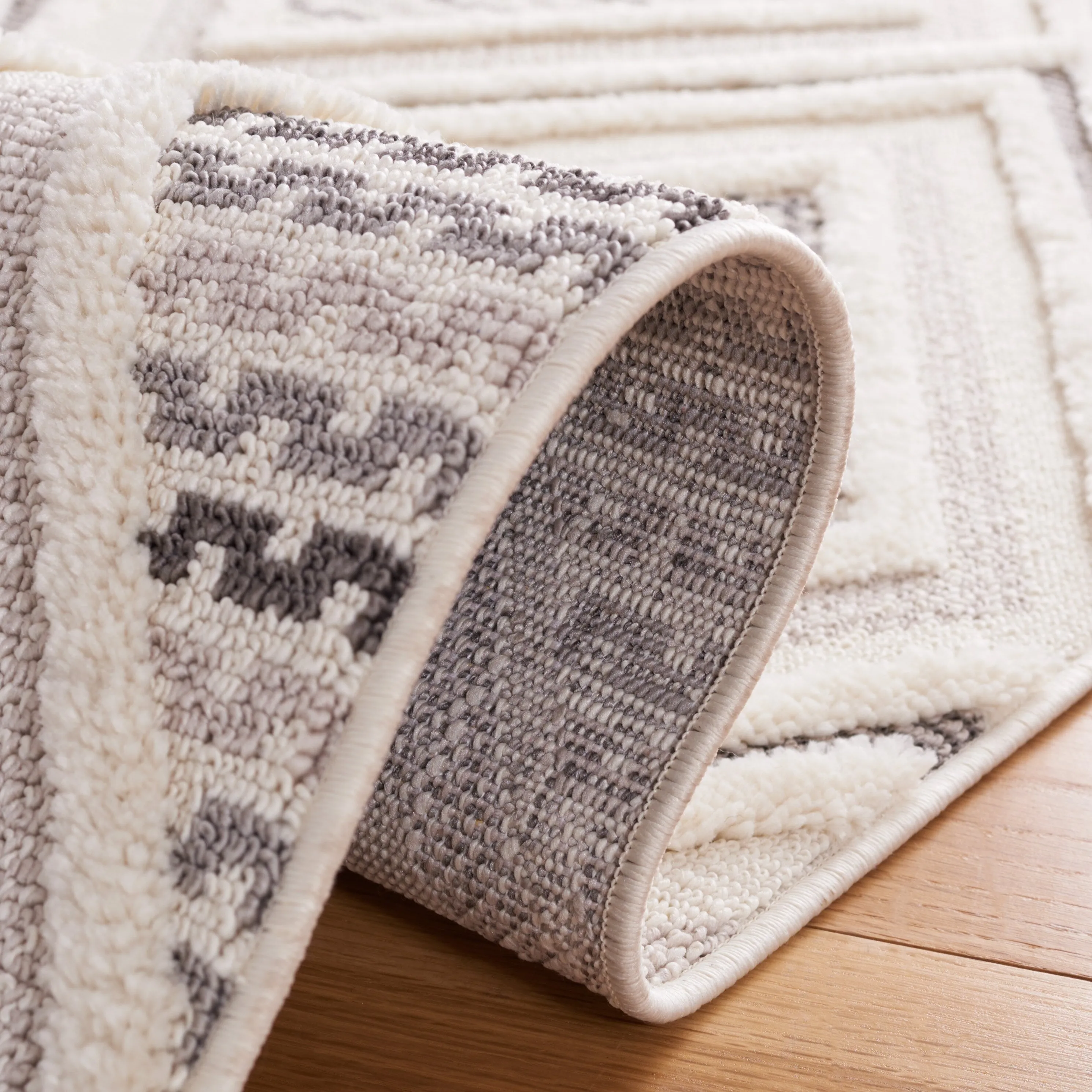 SAFAVIEH Urban Evie Moroccan Diamond Trellis Rug