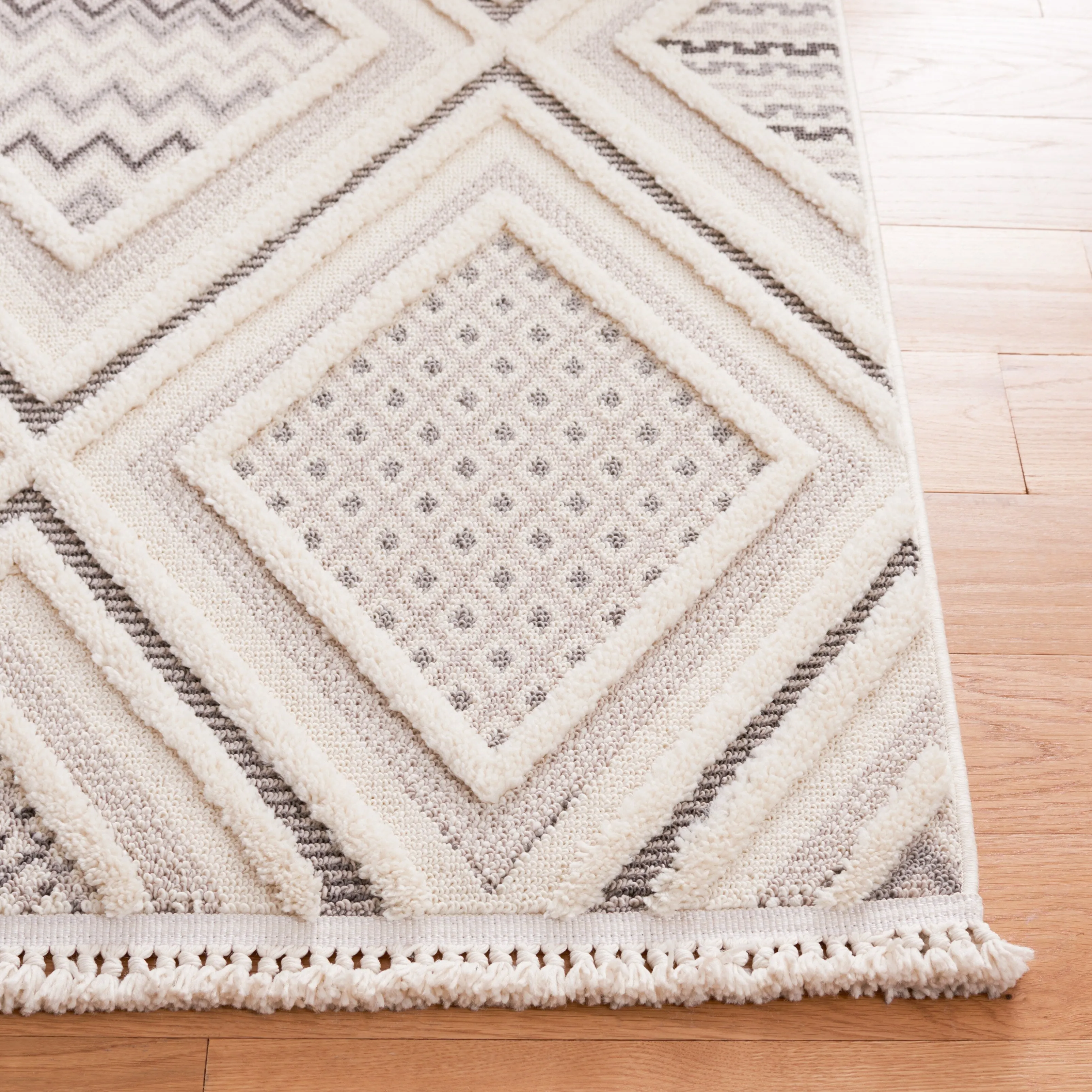 SAFAVIEH Urban Evie Moroccan Diamond Trellis Rug