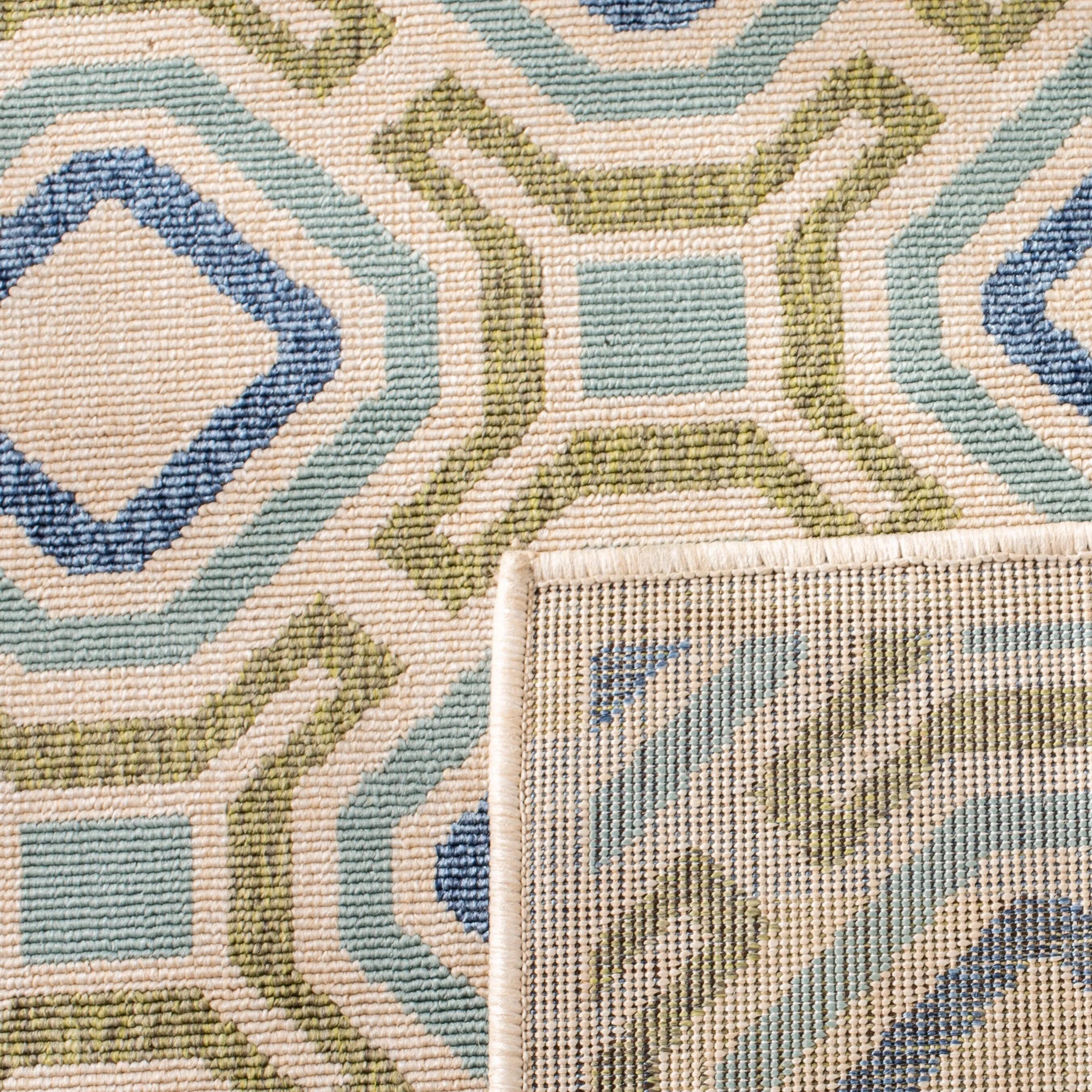 SAFAVIEH Veranda Marjetka Indoor/ Outdoor Waterproof Patio Backyard Rug
