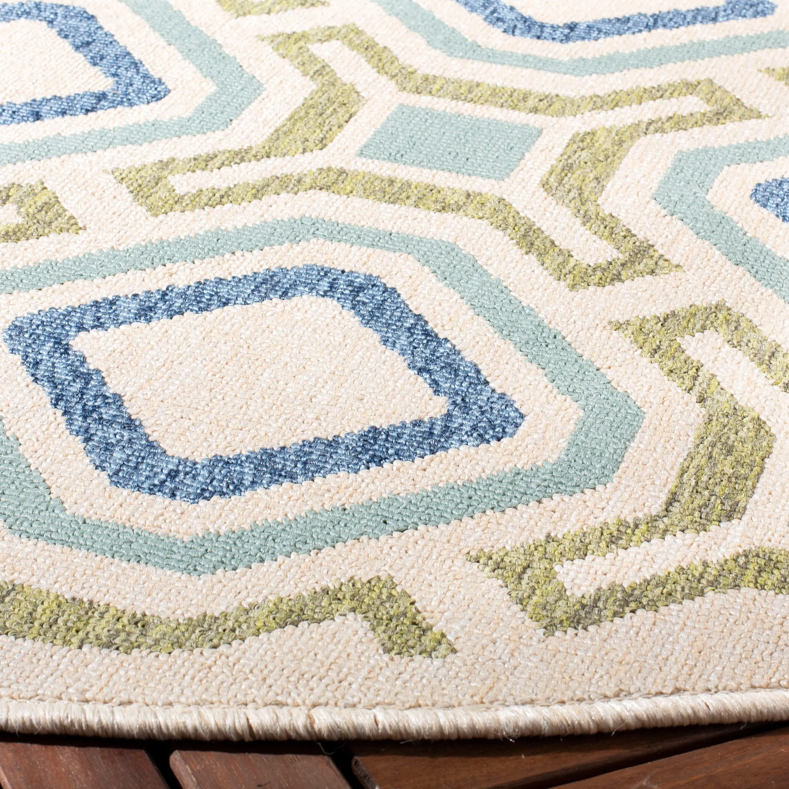 SAFAVIEH Veranda Marjetka Indoor/ Outdoor Waterproof Patio Backyard Rug