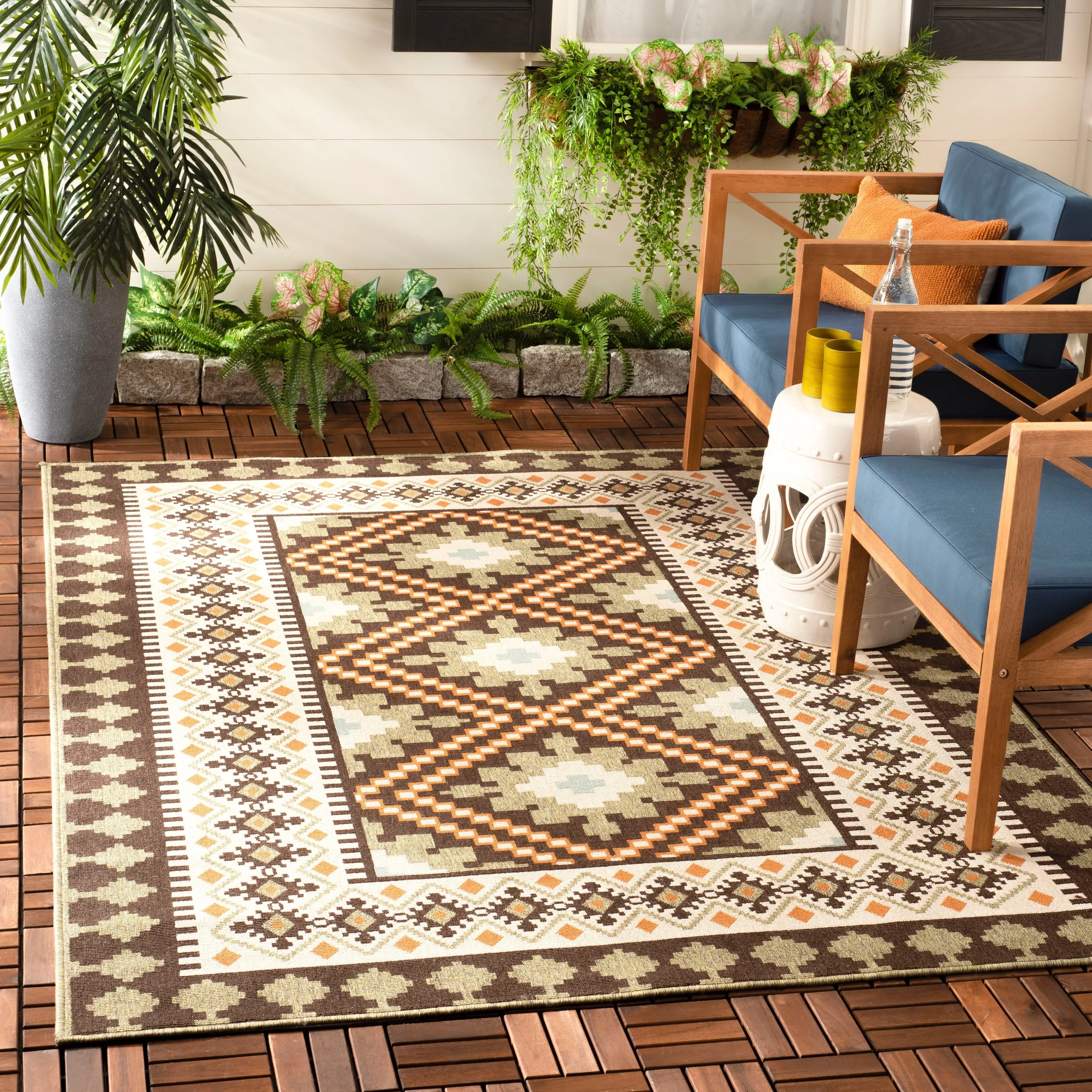 SAFAVIEH Veranda Selda Indoor/ Outdoor Waterproof Patio Backyard Rug