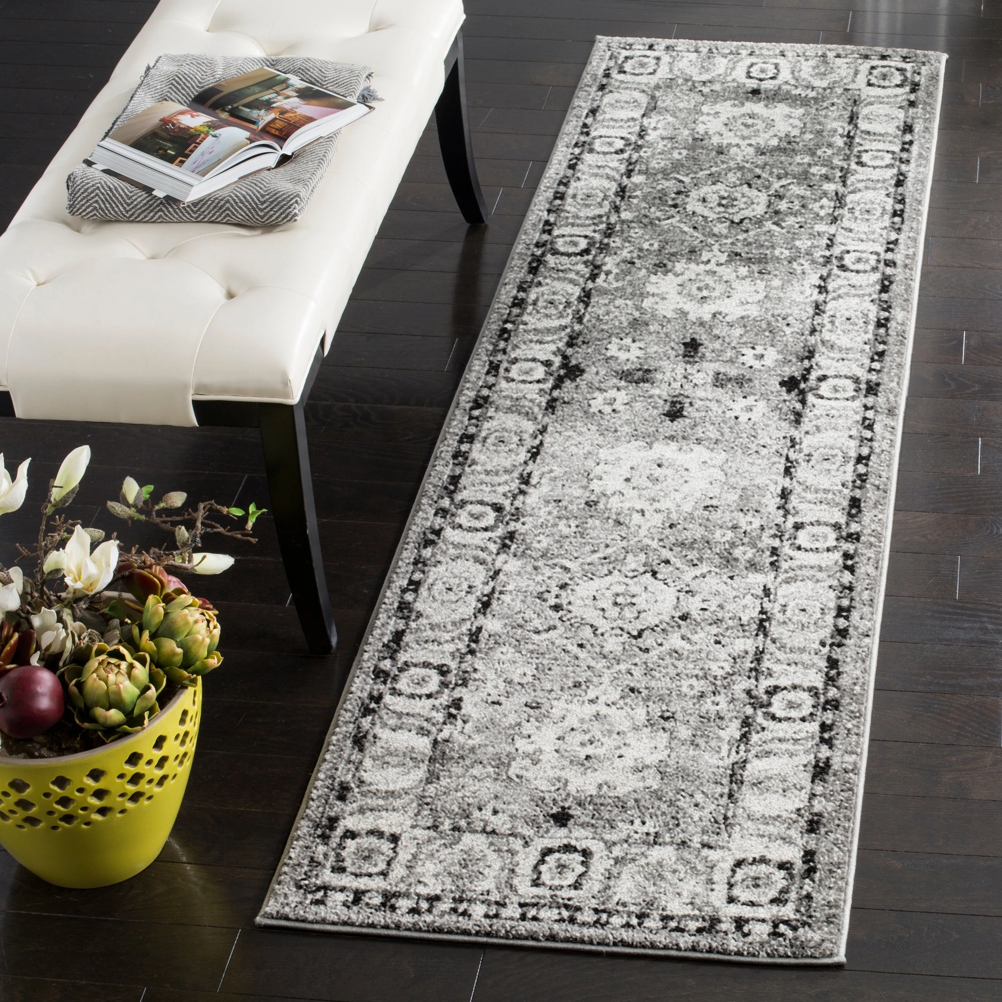 SAFAVIEH Vintage Hamadan Bridget Traditional Oriental Rug