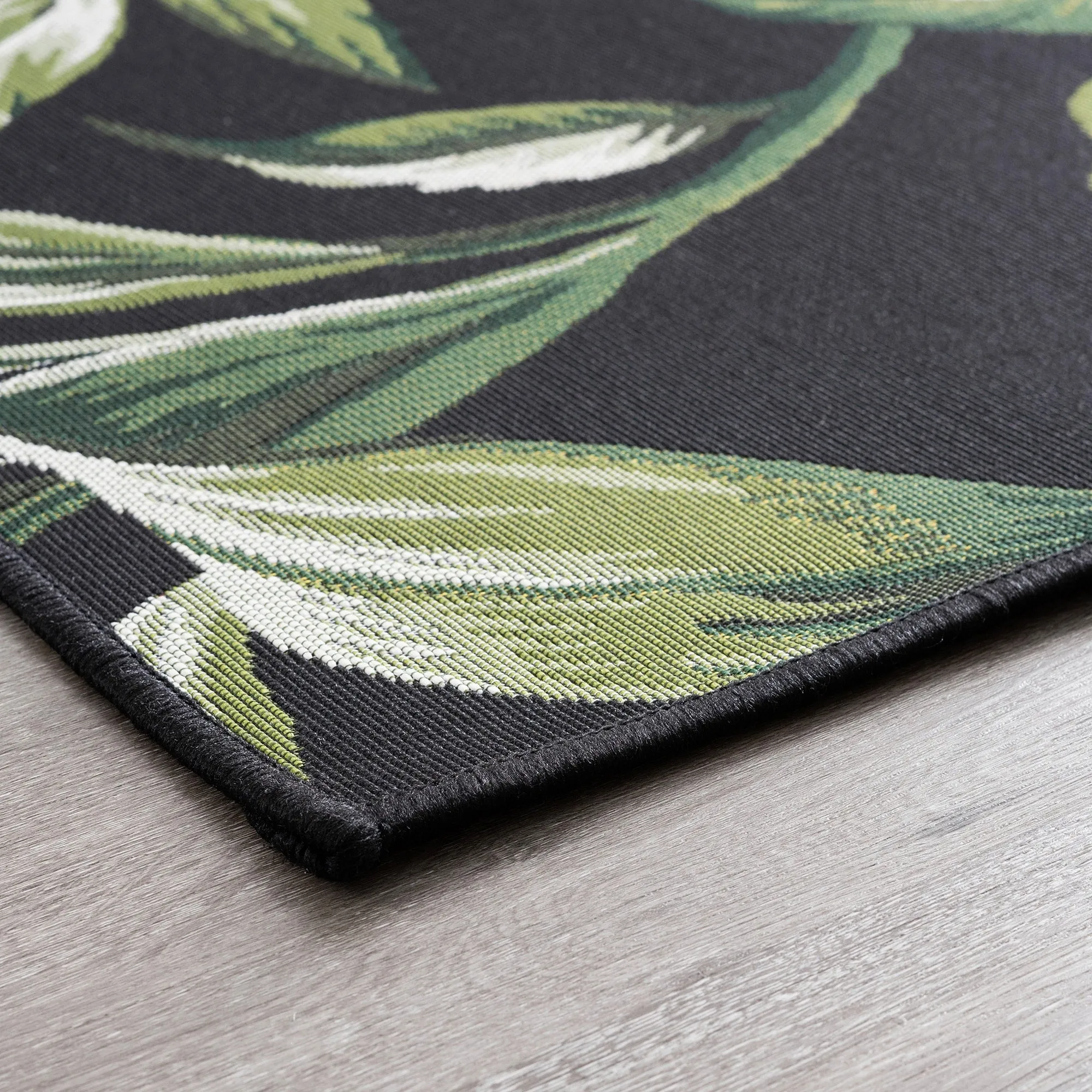 Sizzling Nautical & Coastal Floral & Botanical Indoor/Outdoor Area Rug