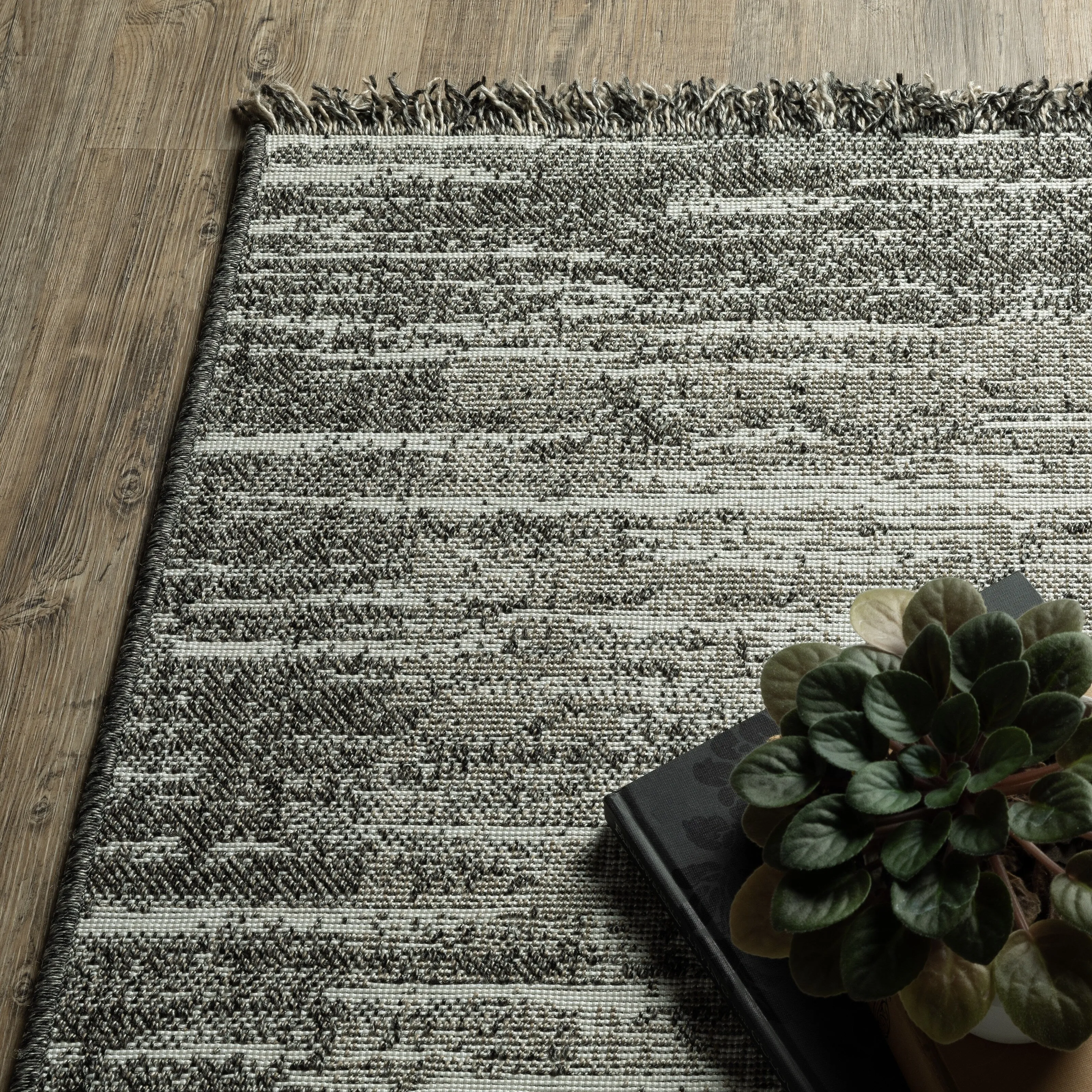 Style Haven Grayton Weathered Textures Beige/ Black Indoor-Outdoor Fringe Edge Rug