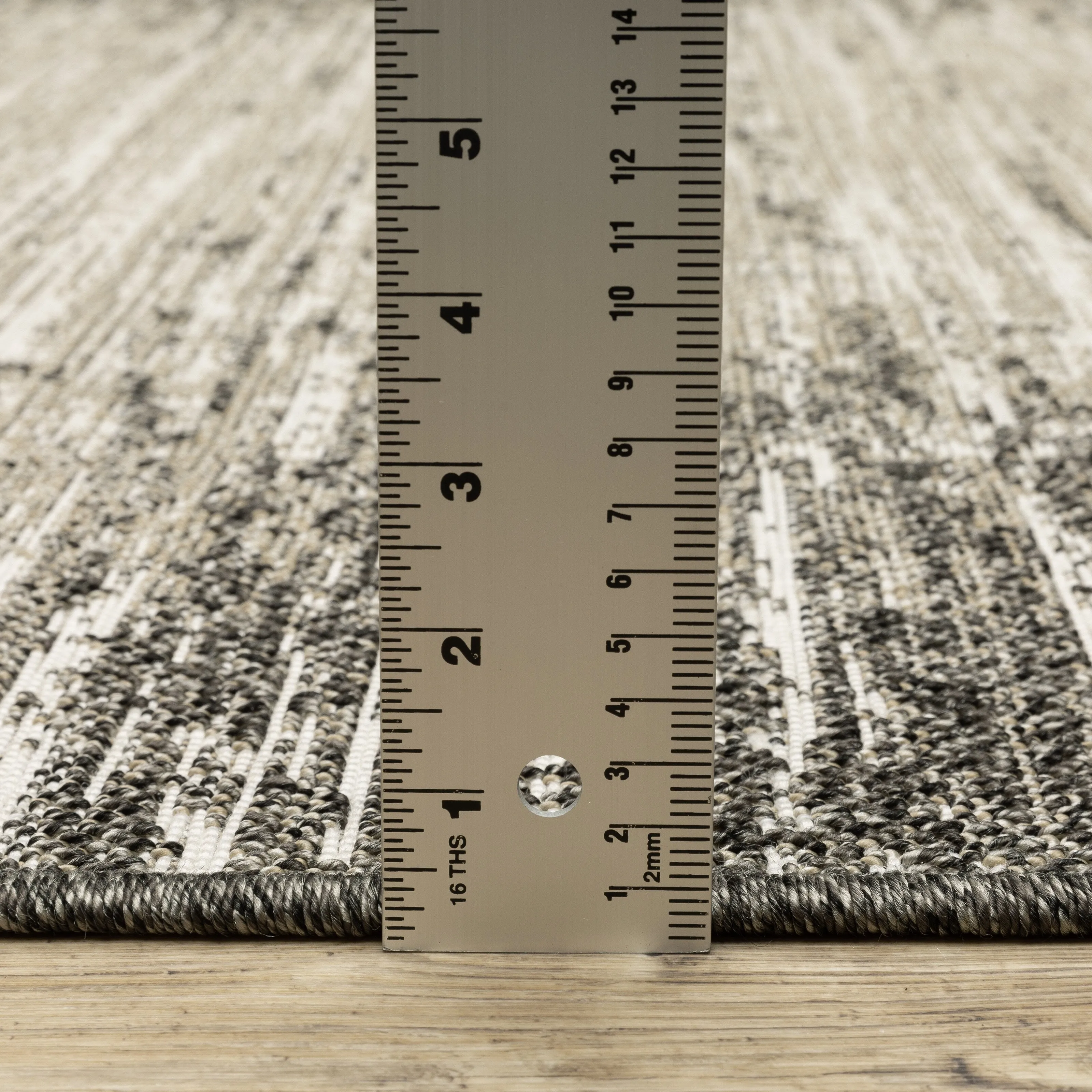 Style Haven Grayton Weathered Textures Beige/ Black Indoor-Outdoor Fringe Edge Rug