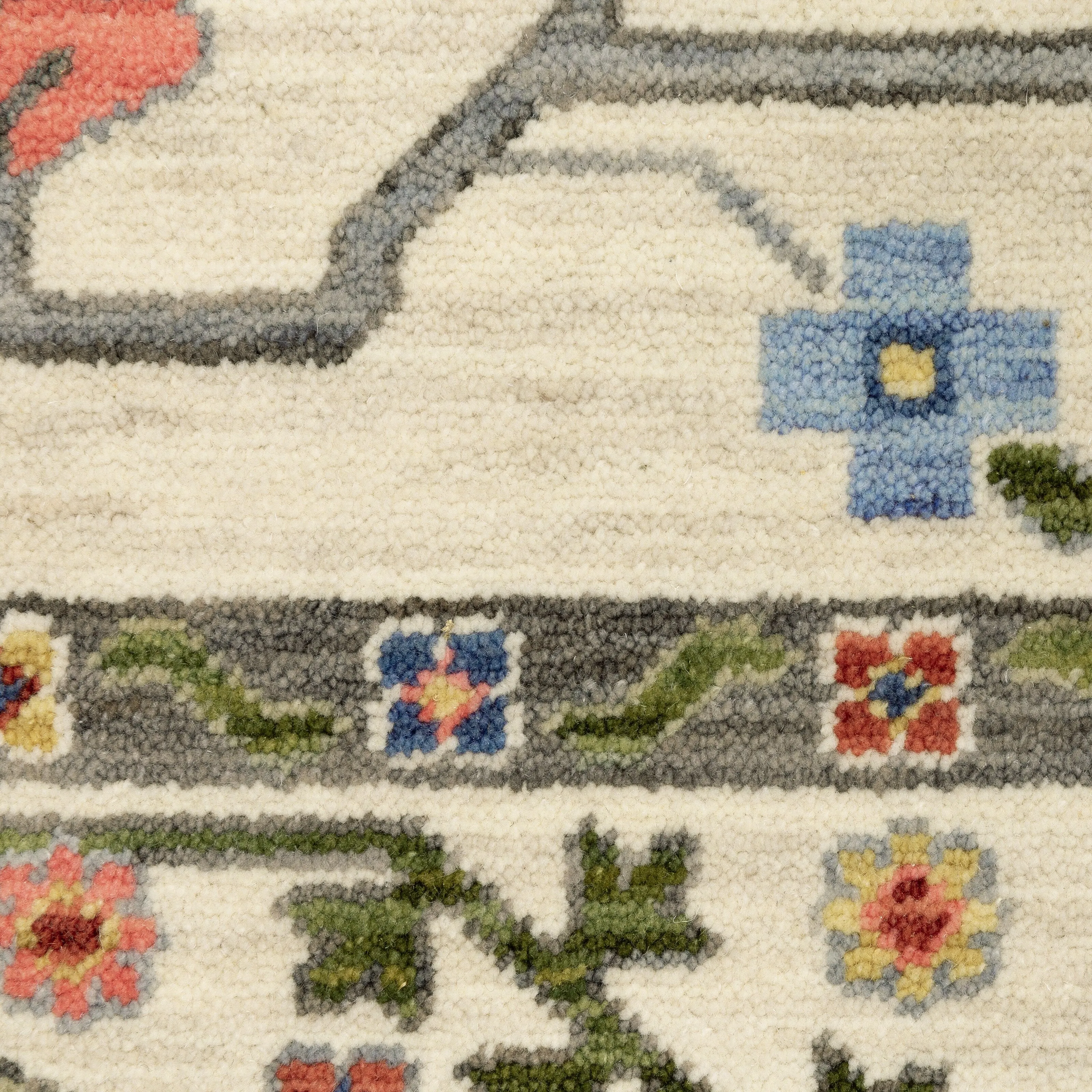Style Haven Lawson Traditional Bordered Wool Fringe Edge Area Rug