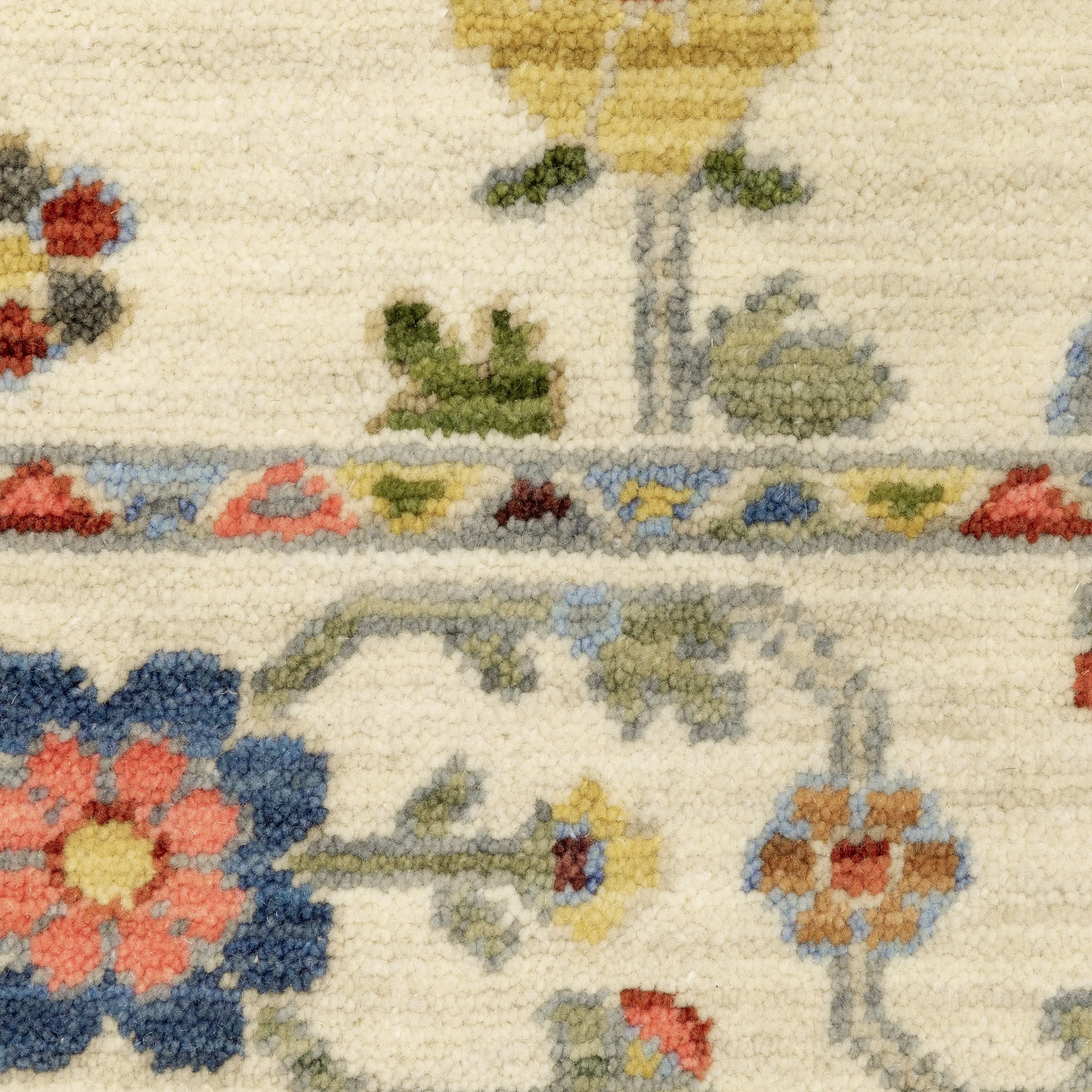 Style Haven Lawson Traditional Floral Wool Fringe Edge Area Rug