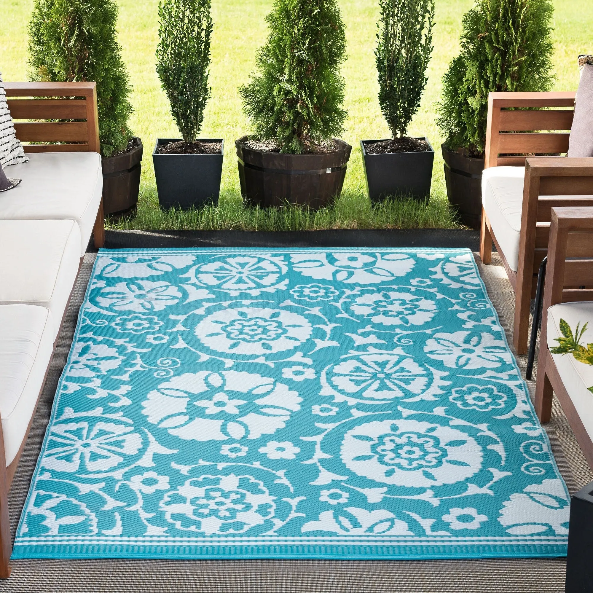 Sundown Beach Floral Indoor/Outdoor Area Rug
