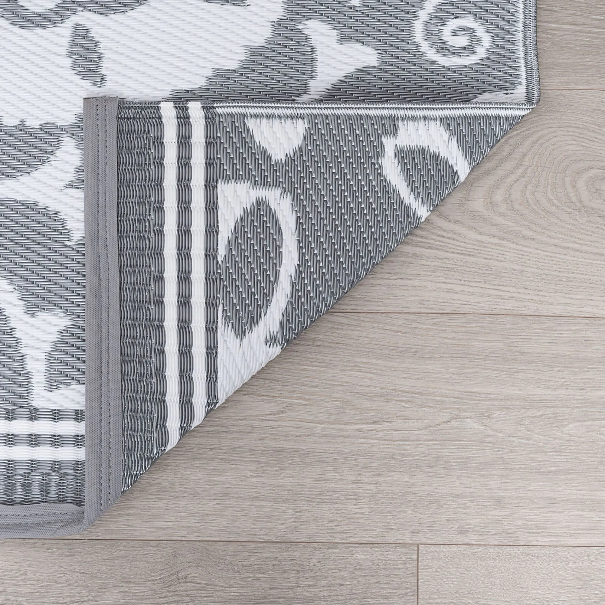 Sundown Beach Floral Indoor/Outdoor Area Rug