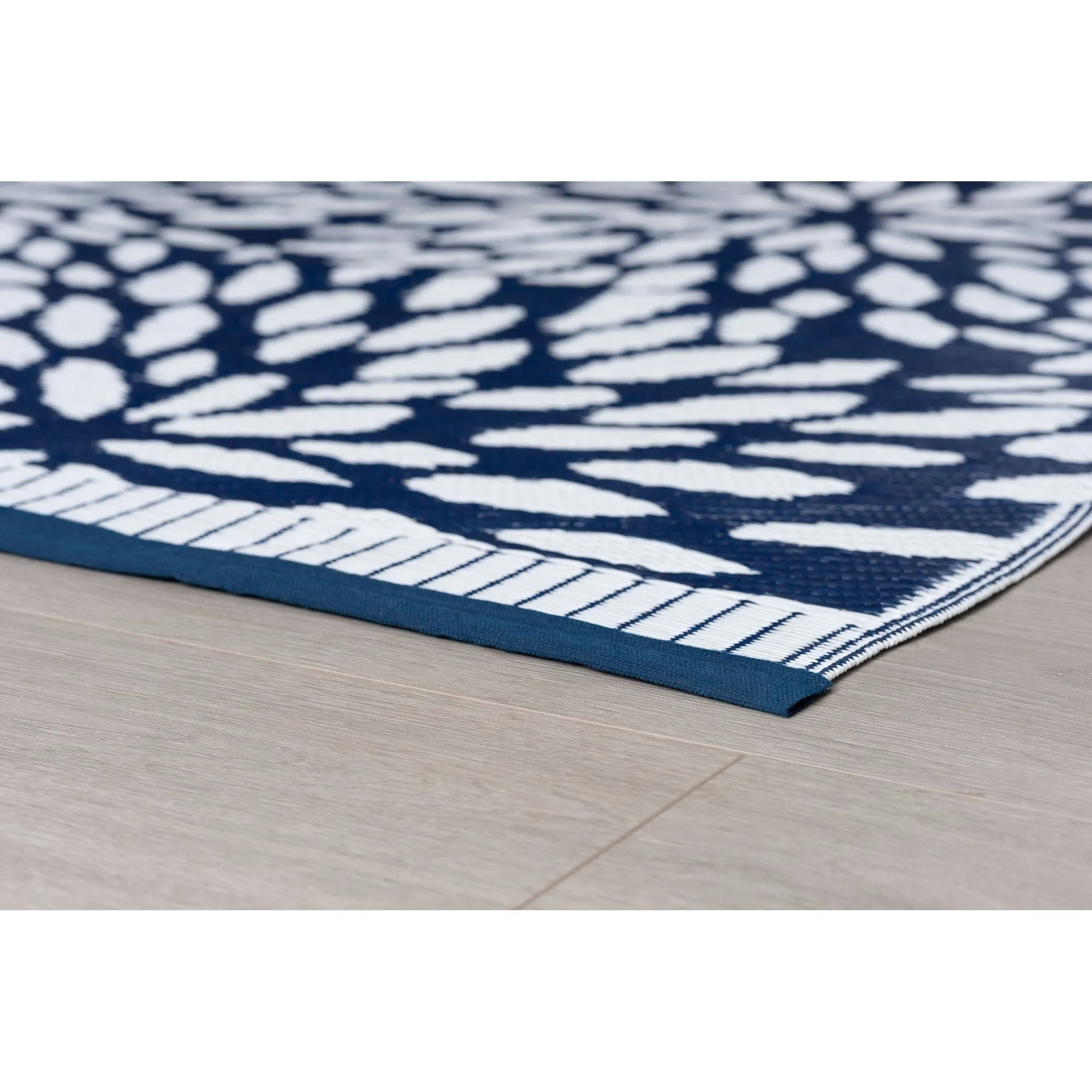 Sundown Beach Floral Indoor/Outdoor Area Rug