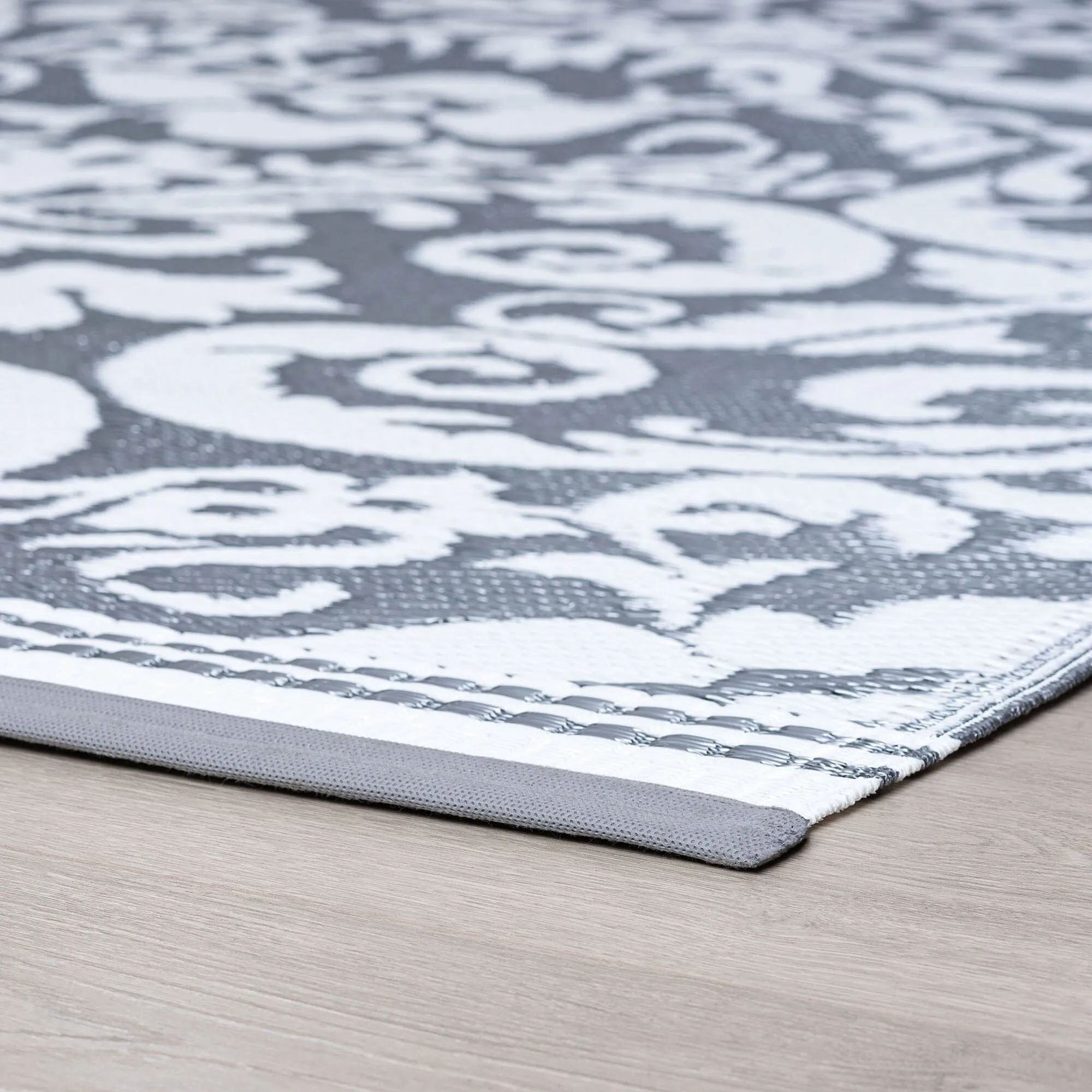 Sundown Beach Floral Indoor/Outdoor Area Rug