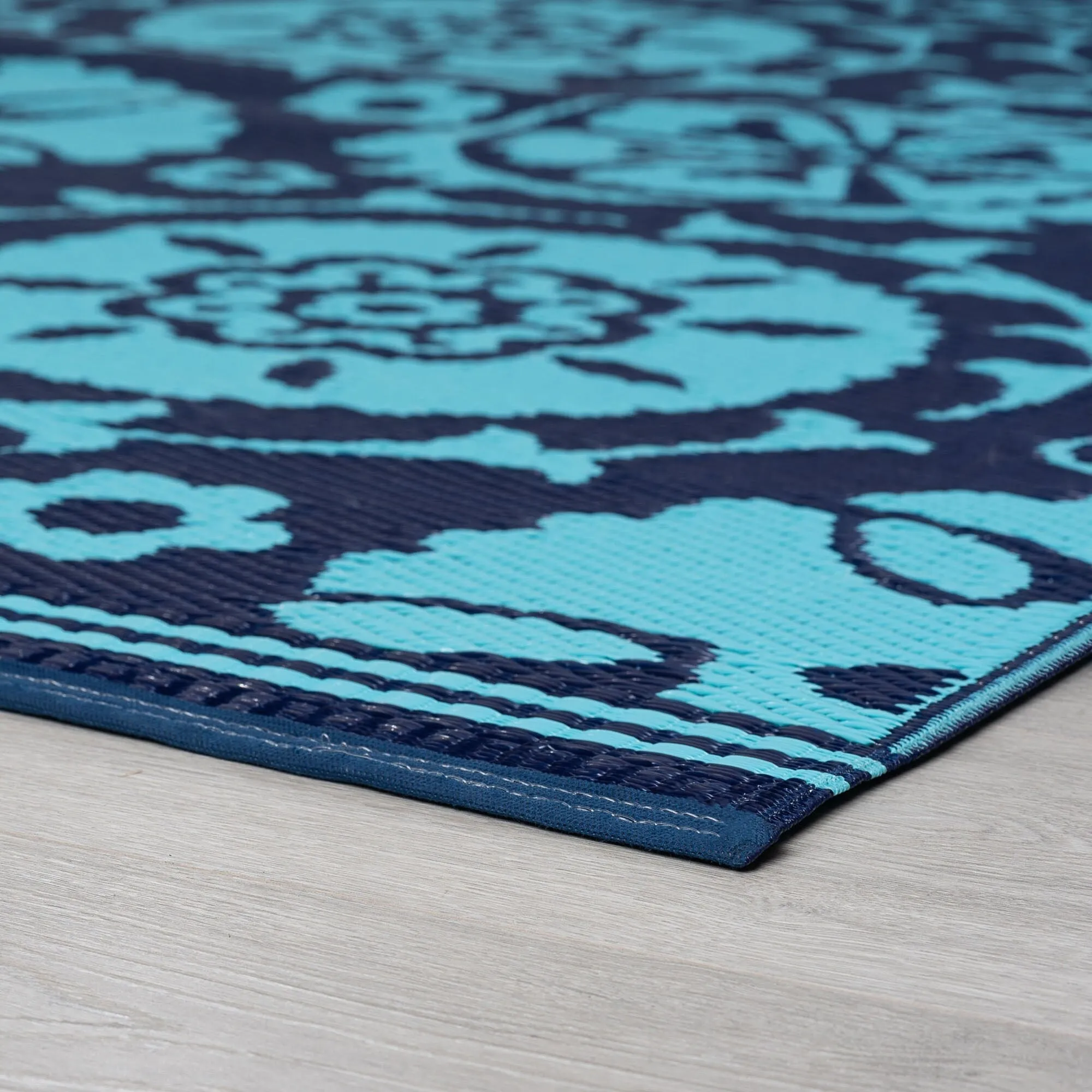 Sundown Beach Floral Indoor/Outdoor Area Rug