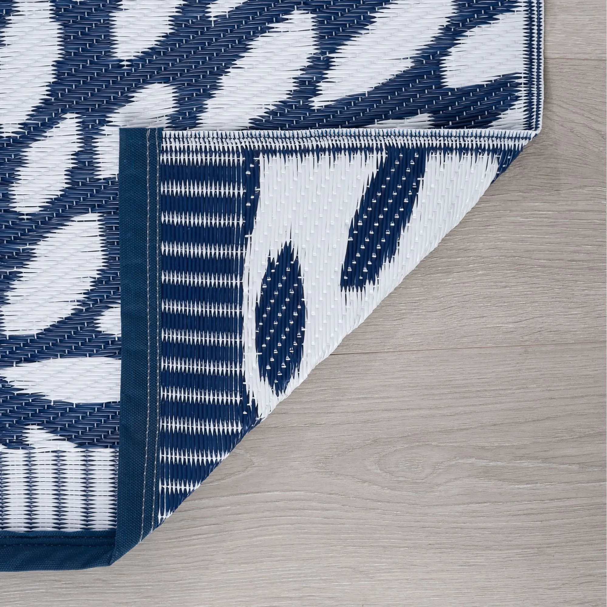 Sundown Beach Floral Indoor/Outdoor Area Rug