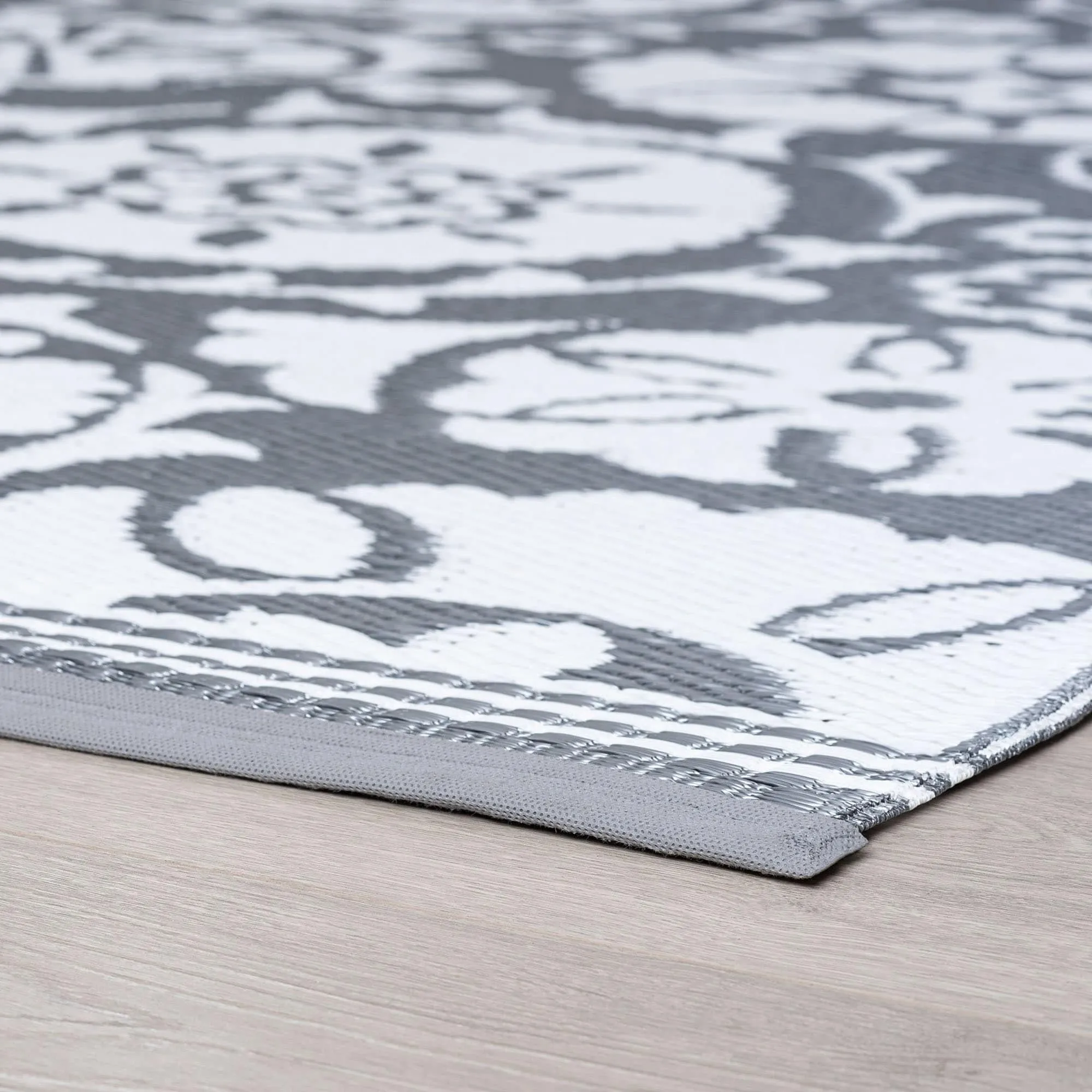 Sundown Beach Floral Indoor/Outdoor Area Rug