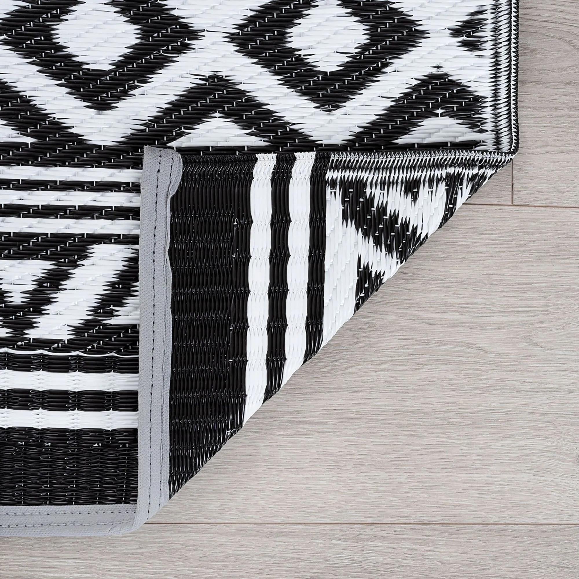 Sundown Beach Stripe Indoor/Outdoor Area Rug