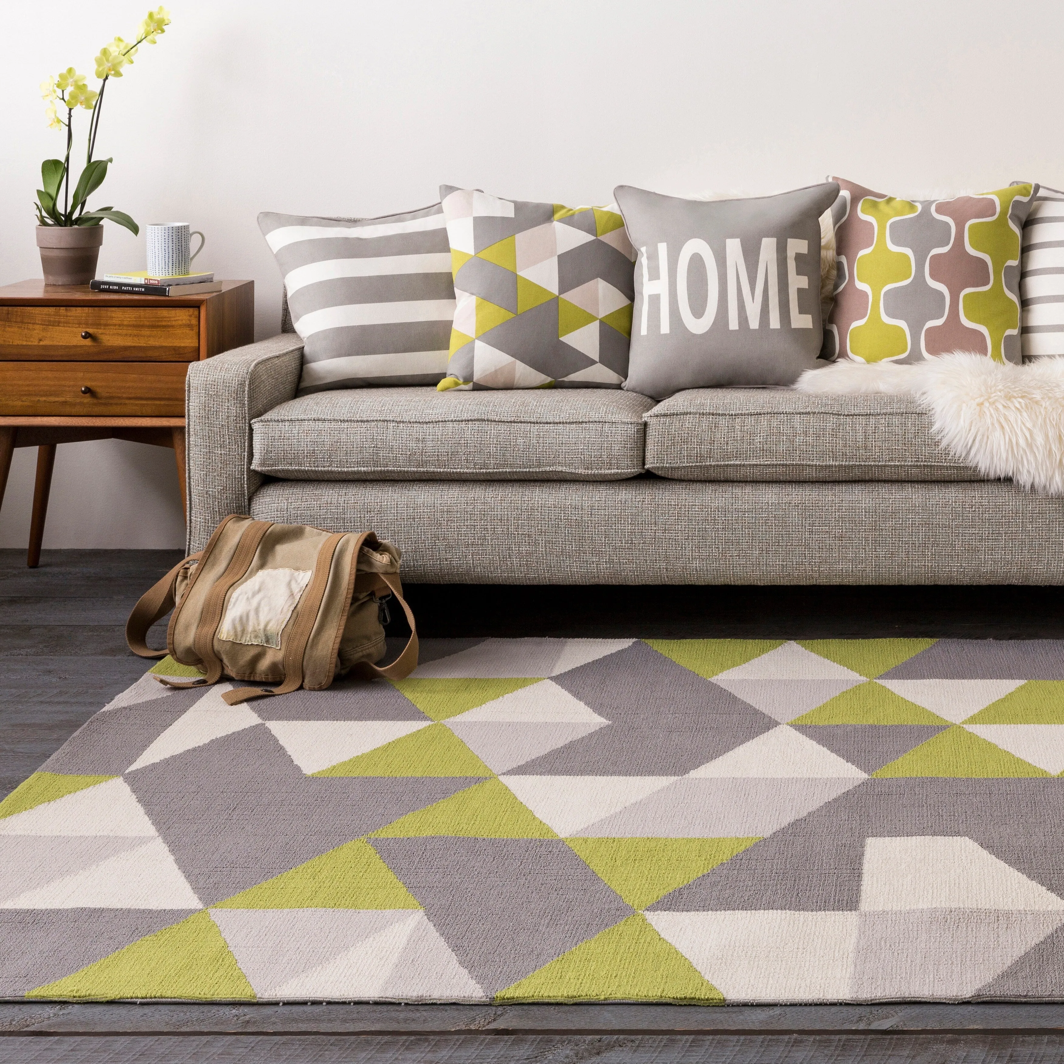 Table-Tufted Tree Polyester Rug (5' x 7'6)