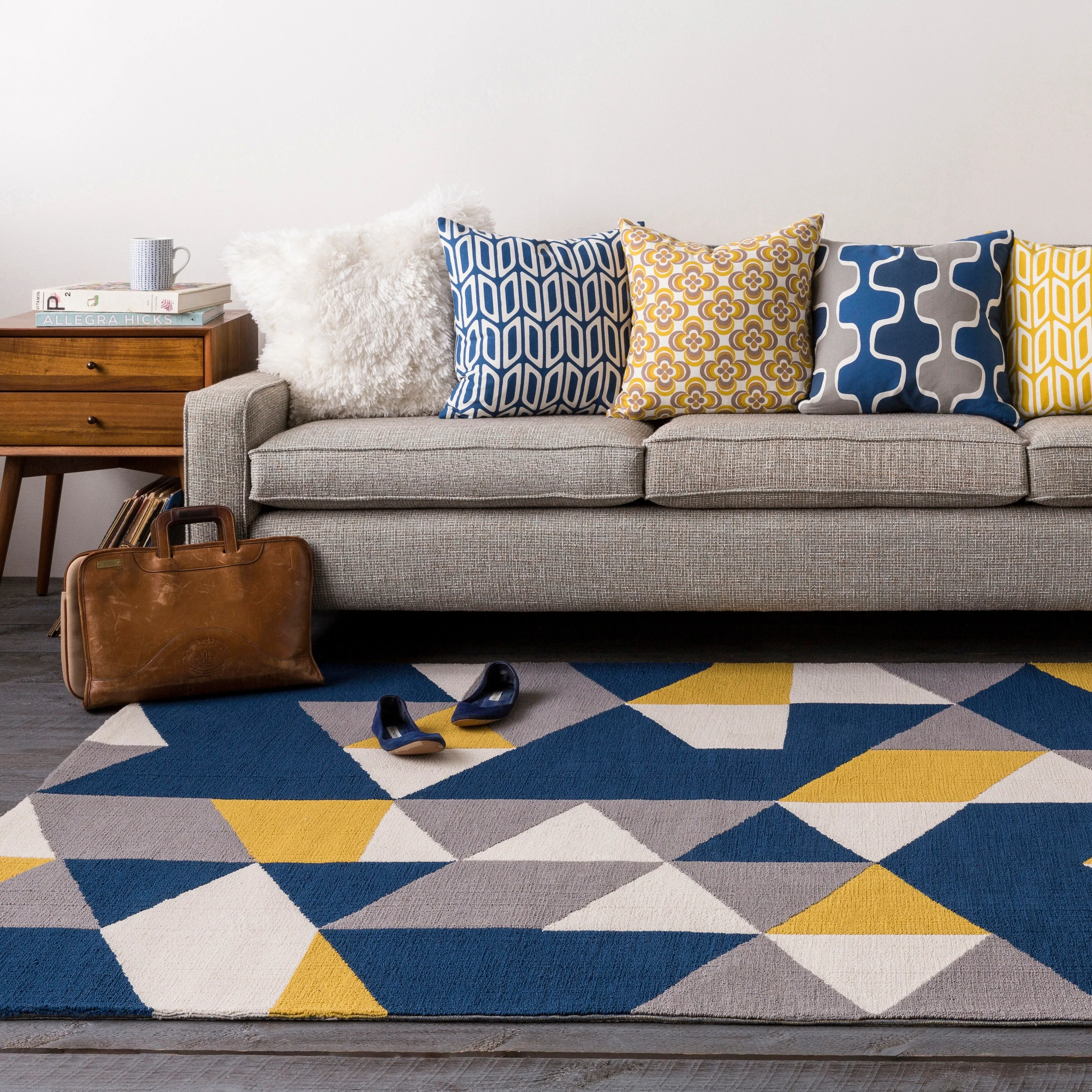Table-Tufted Tree Polyester Rug (5' x 7'6)