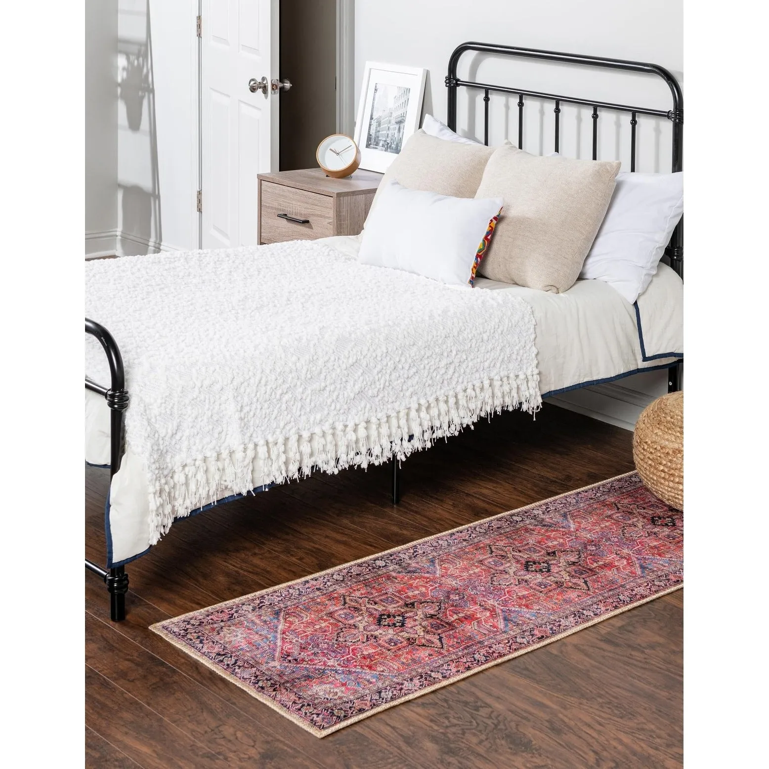 Traditional Rine Collection Area Rug