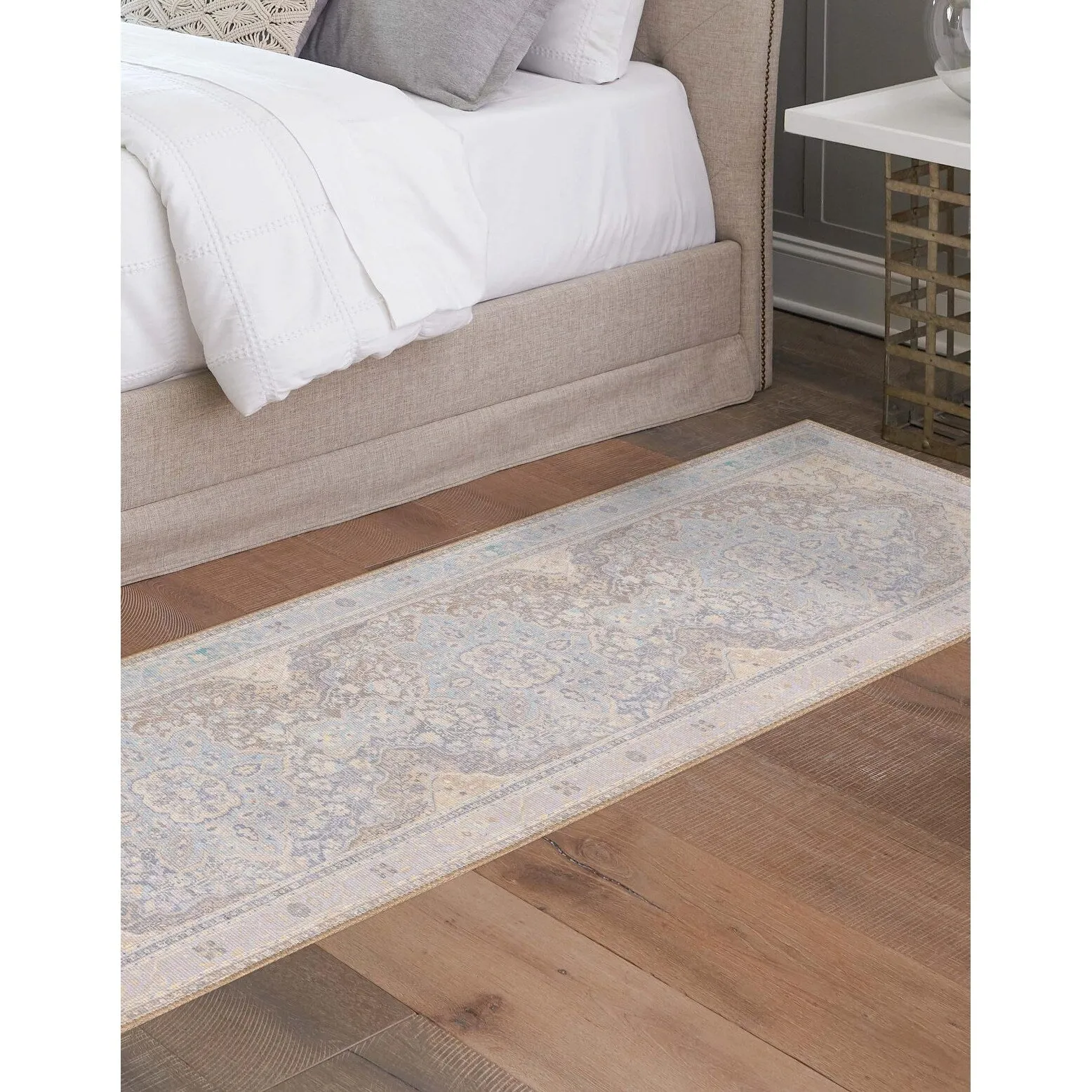 Traditional Rine Collection Area Rug