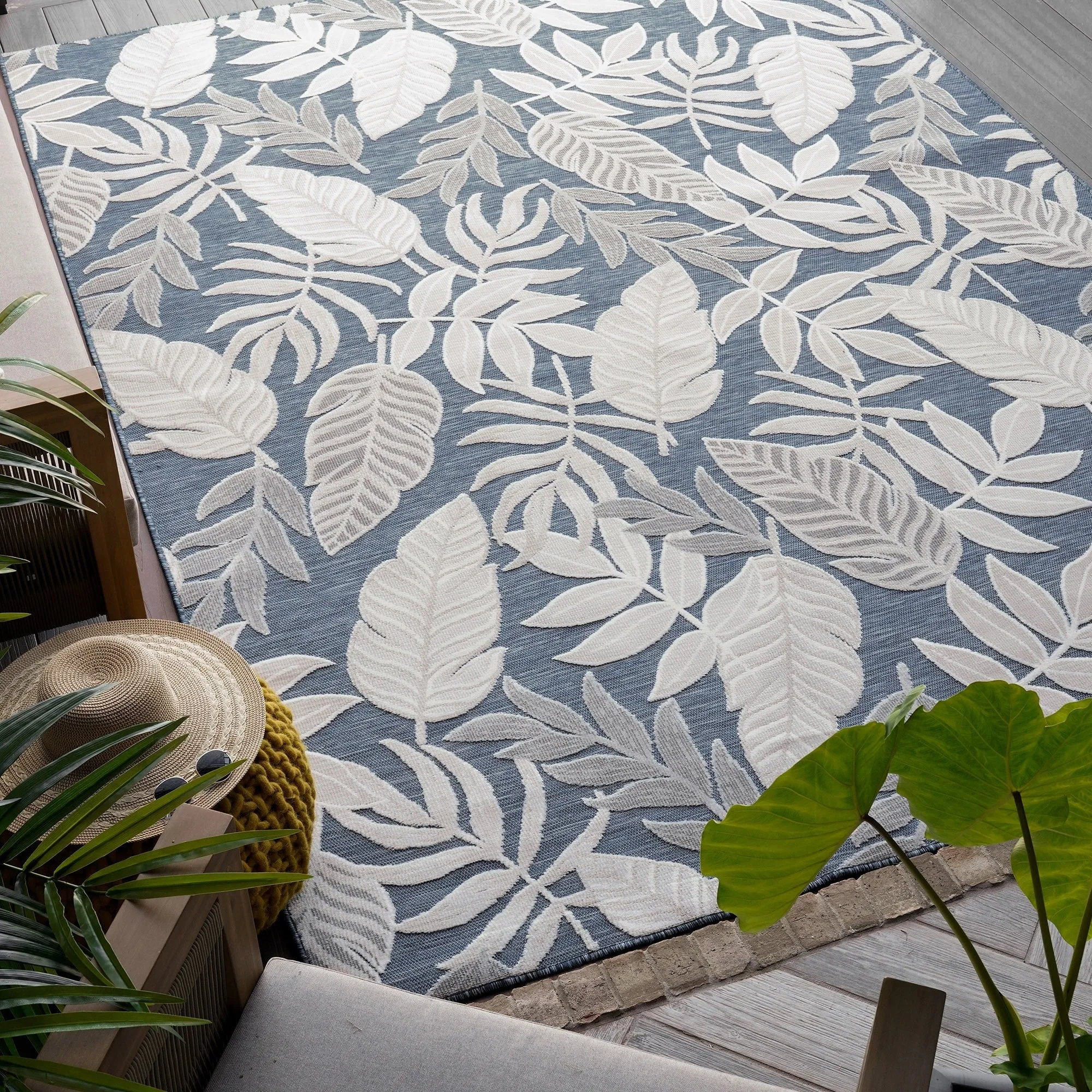Tropicana Tropical Floral Indoor/Outdoor Area Rug