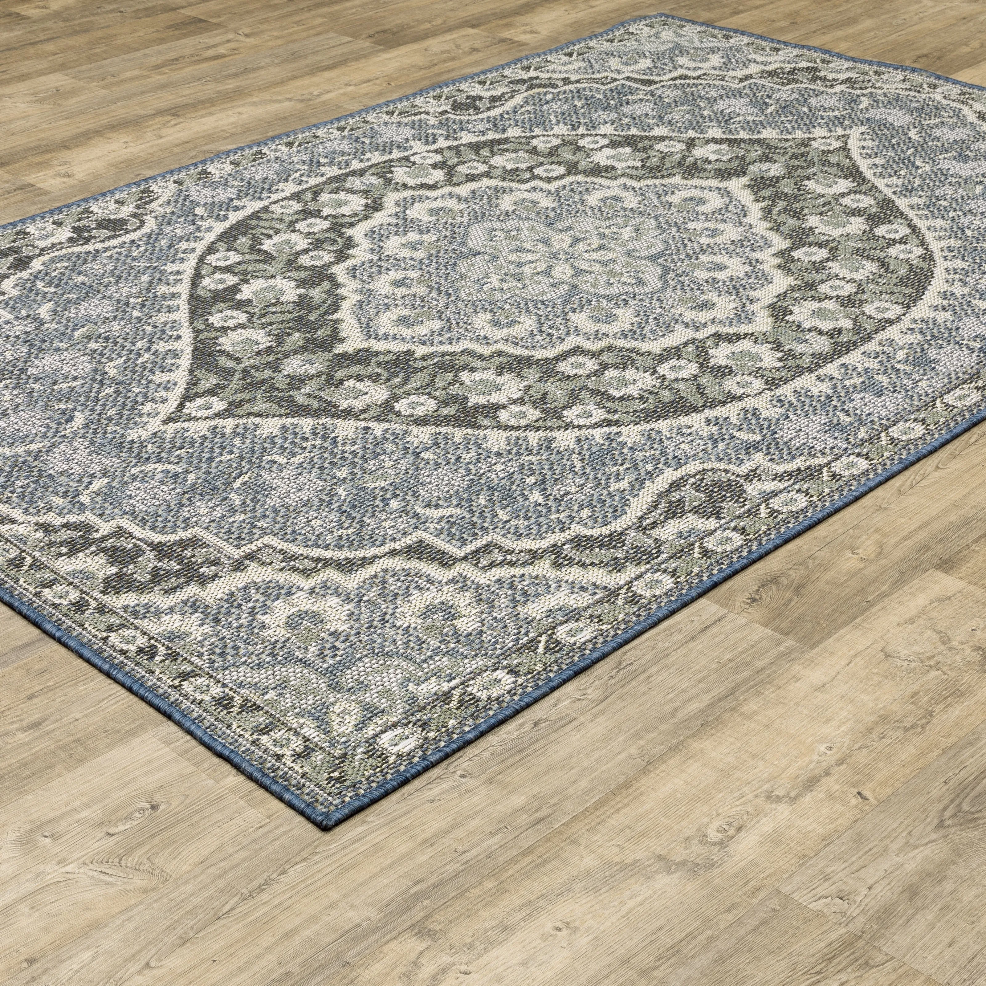 Vista Home Calla Traditional Oriental Indoor/Outdoor Area Rug