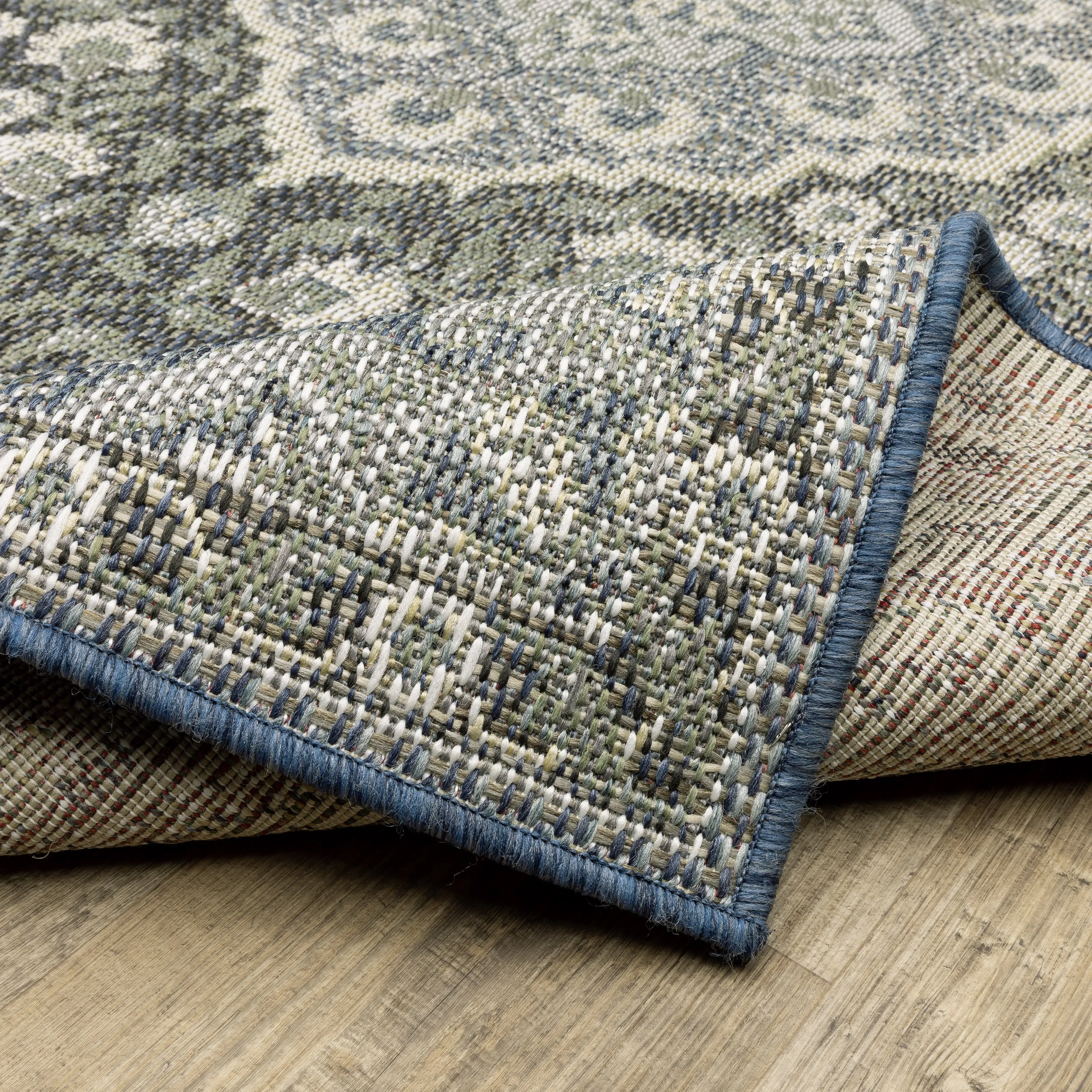 Vista Home Calla Traditional Oriental Indoor/Outdoor Area Rug