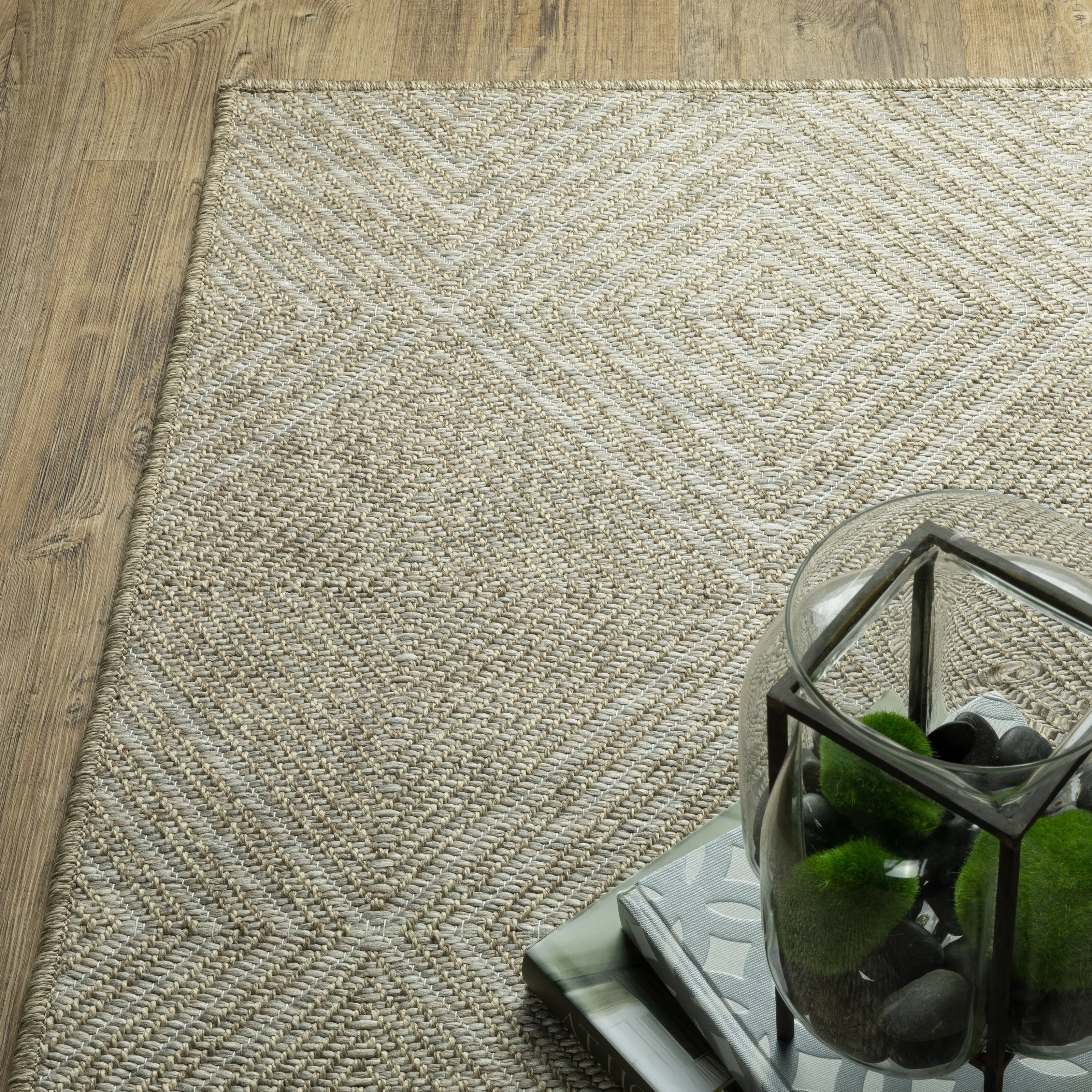 Vista Home Tangelo Diamond Beige/ Beige Ultimate Performance Area Rug.