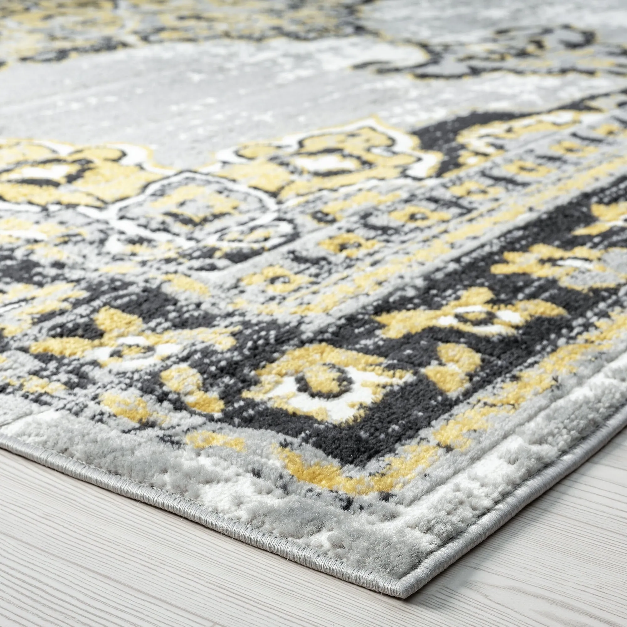 Wyman Bohemian & Eclectic Medallion Indoor Area Rug